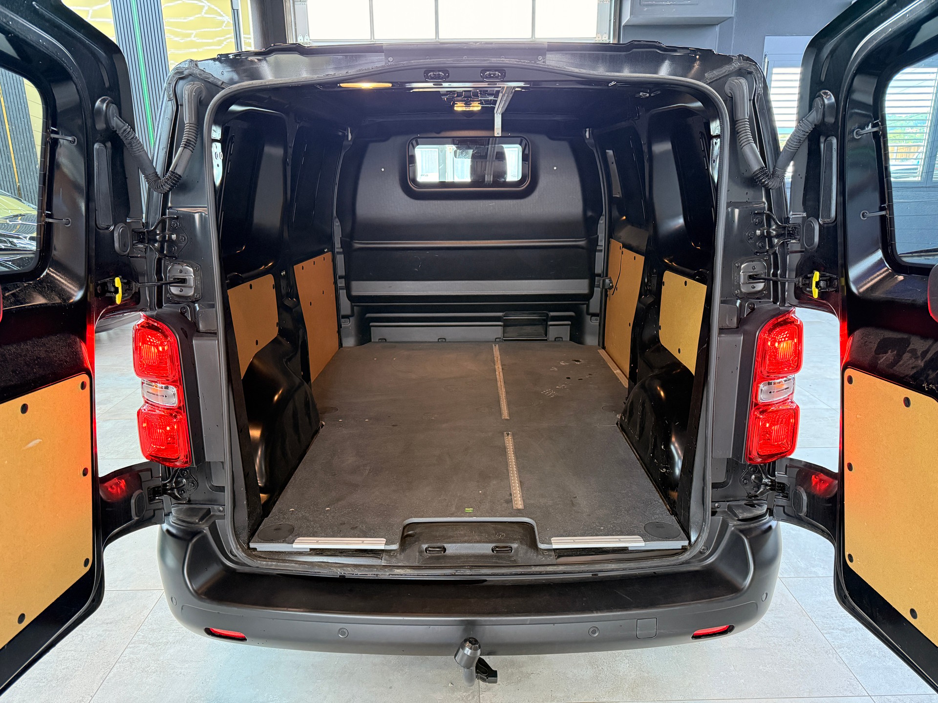 FIAT Scudo 2.0 BlueHDi L2 Crew Cab-image-15