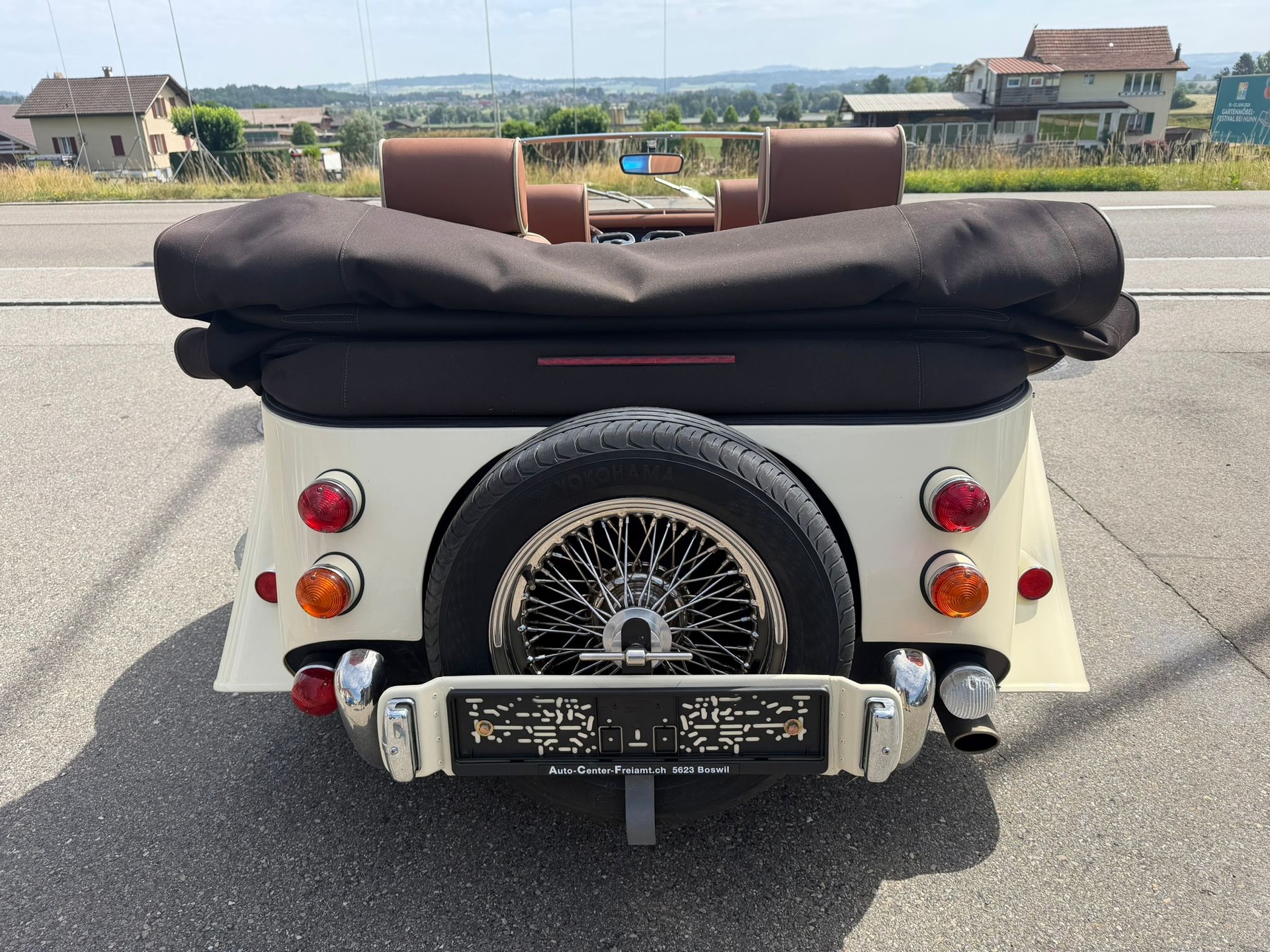 MORGAN Plus 4 2.0 Swiss Pack-showroom-element-3