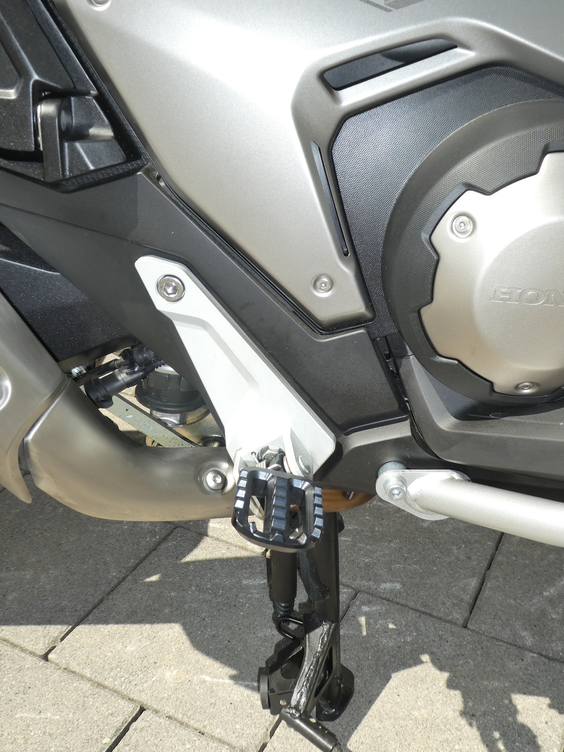 HONDA X-ADV 750-image-4
