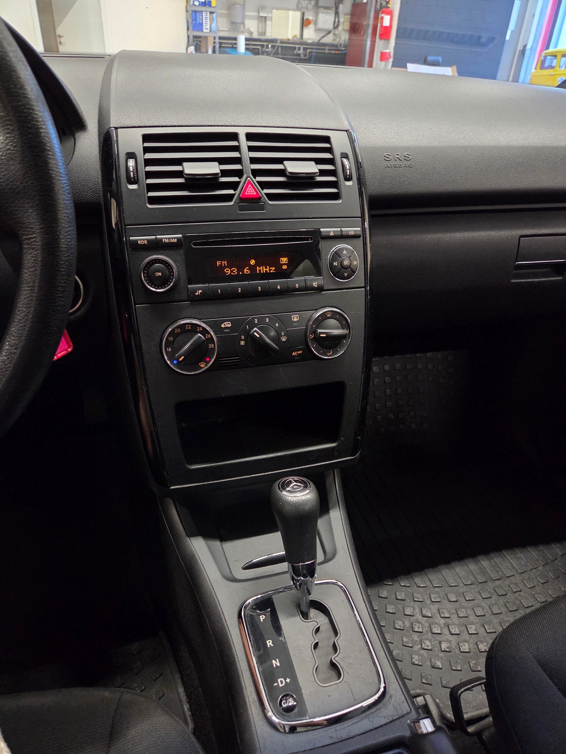 MERCEDES-BENZ A 170 Classic Automat-image-10