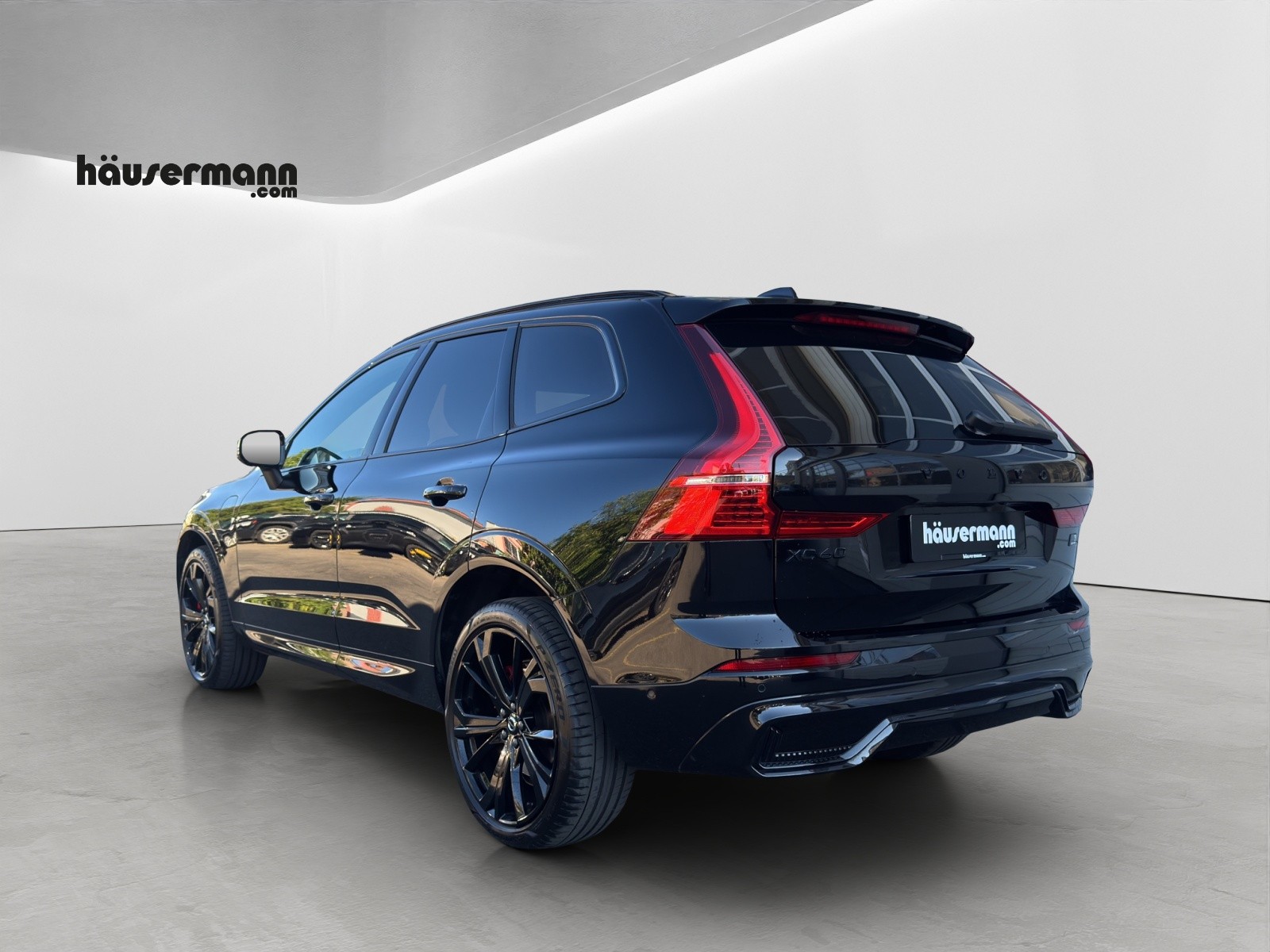 VOLVO XC60 2.0 T8 TE XCENTRIC Black Edition eAWD-showroom-element-3