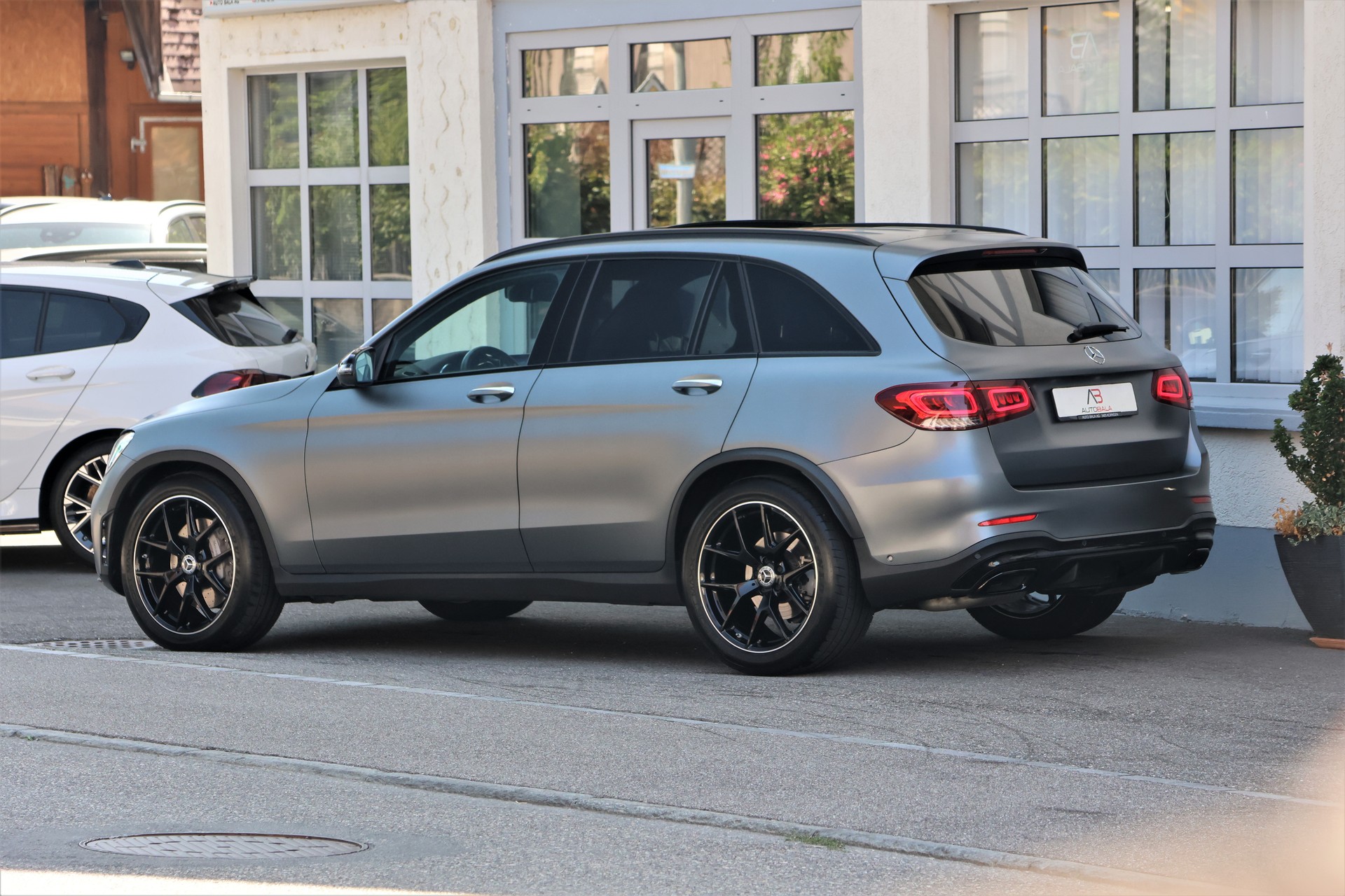 MERCEDES-BENZ GLC 400 d 4Matic AMG Line Plus 9G-Tronic (CH) *Magno Grey*-image-4