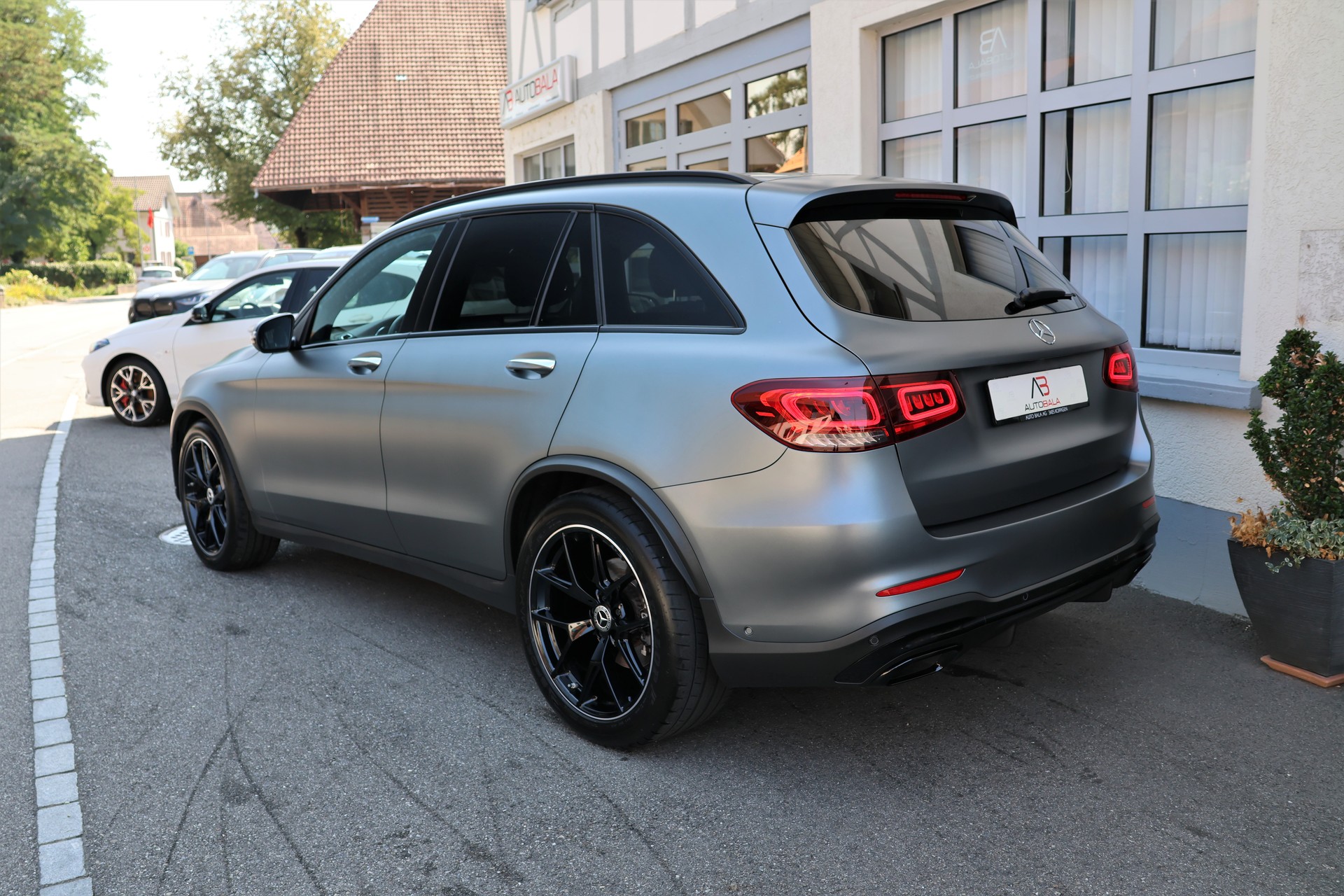 MERCEDES-BENZ GLC 400 d 4Matic AMG Line Plus 9G-Tronic (CH) *Magno Grey*-image-6