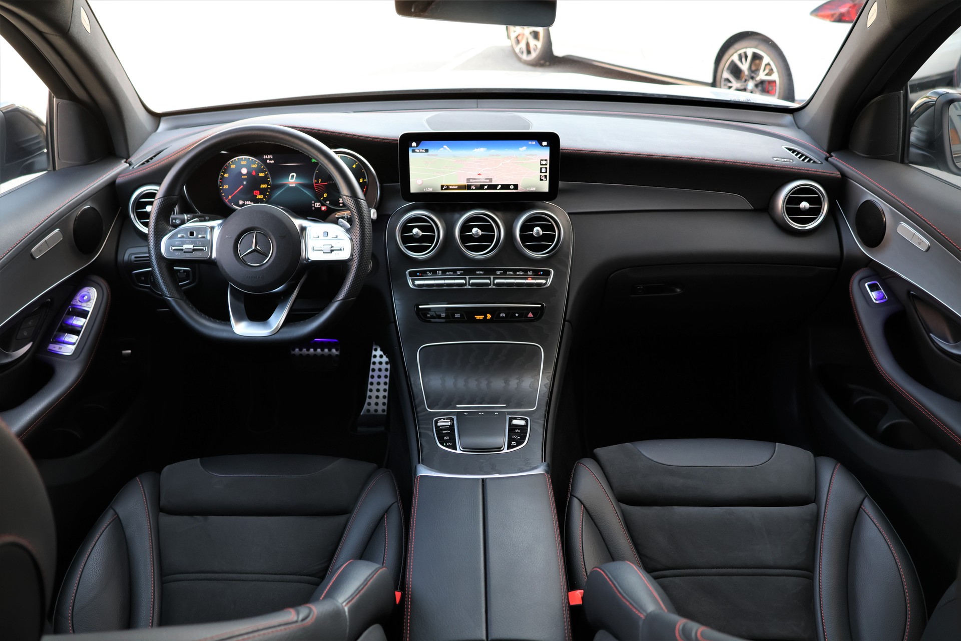 MERCEDES-BENZ GLC 400 d 4Matic AMG Line Plus 9G-Tronic (CH) *Magno Grey*-image-14