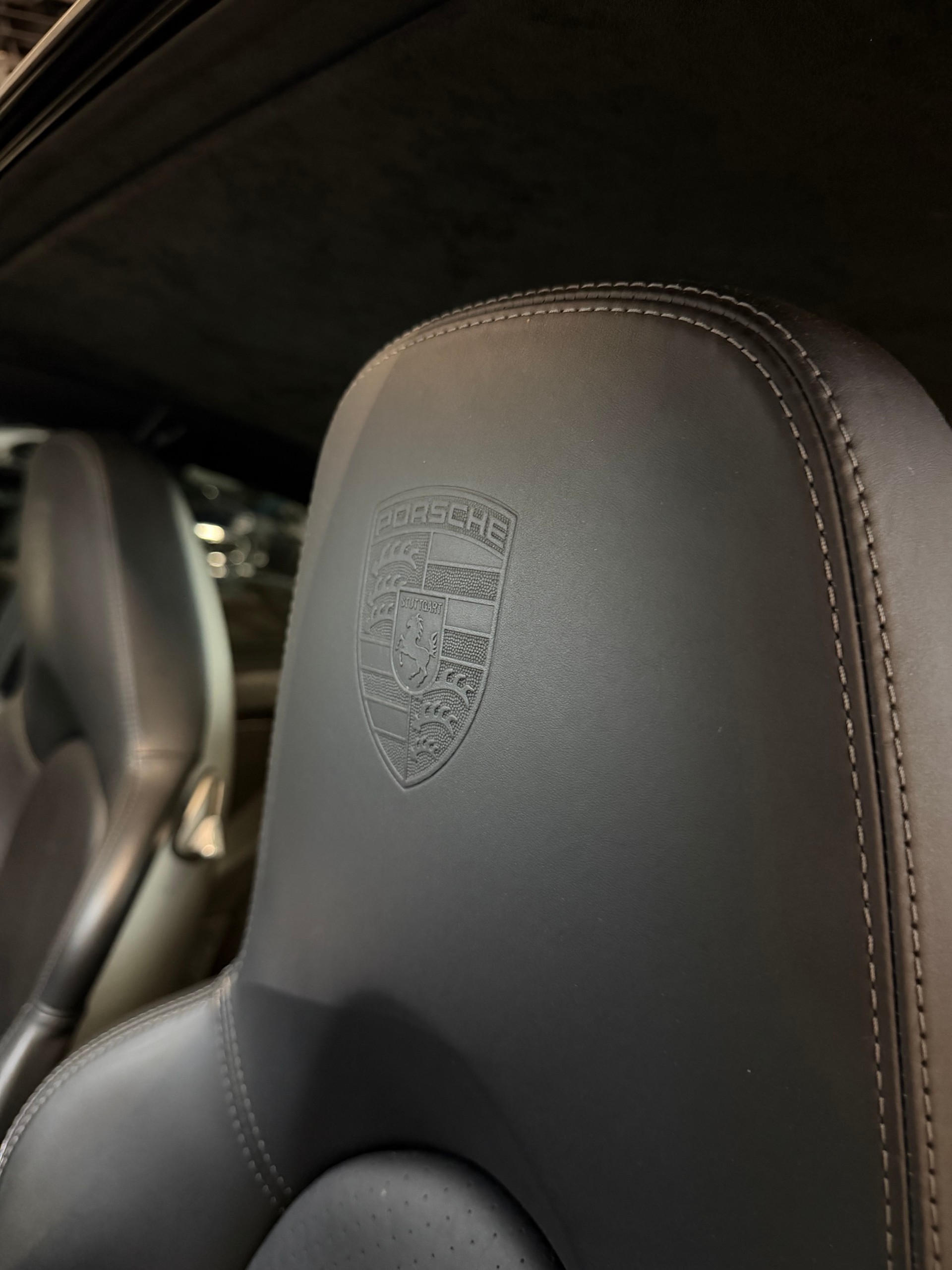 PORSCHE 911 Carrera 4S-image-11