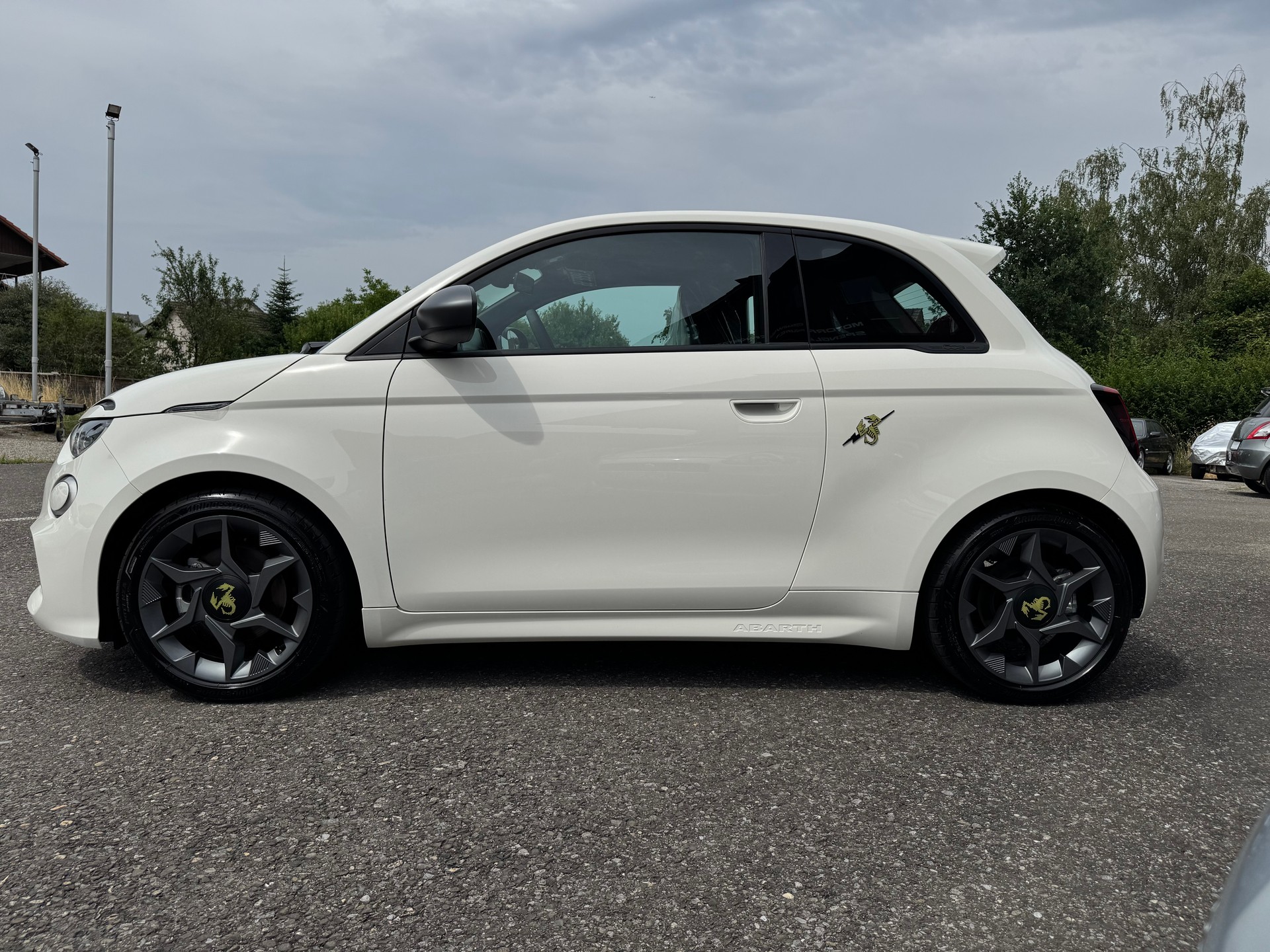 FIAT Abarth 500e-image-8