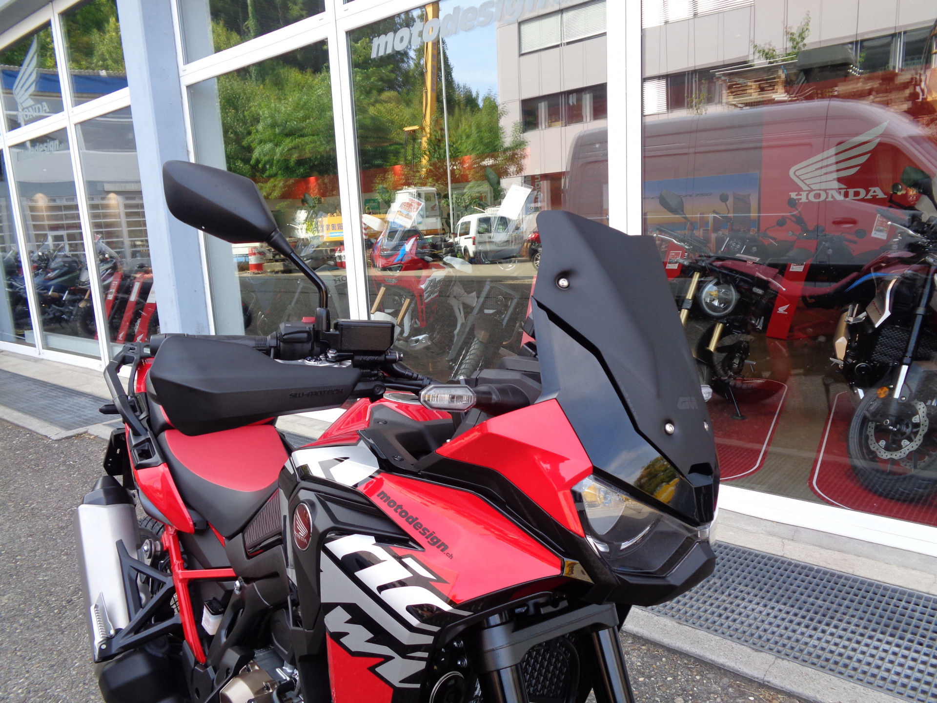HONDA CRF 1100 L Africa Twin DCT Grand Prix Red-image-2