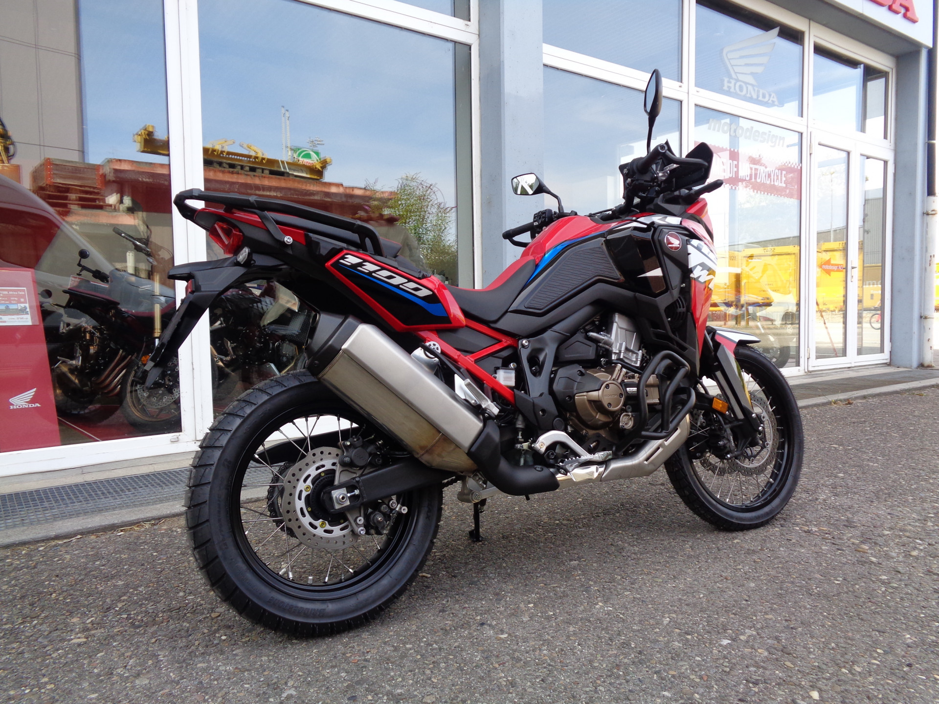 HONDA CRF 1100 L Africa Twin DCT Grand Prix Red-image-1
