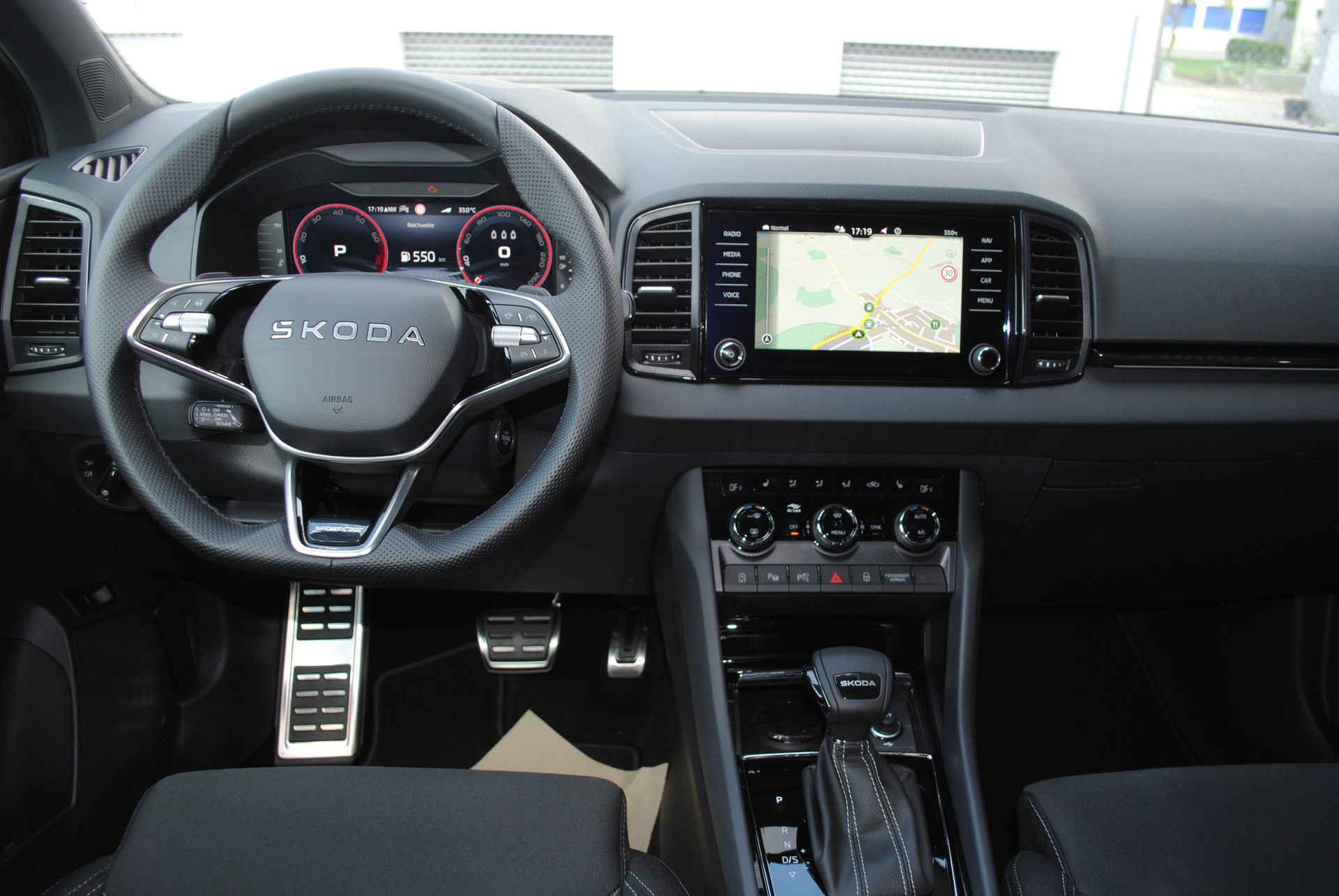 SKODA Karoq 2.0 TSI SportLine 4x4 DSG-image-12