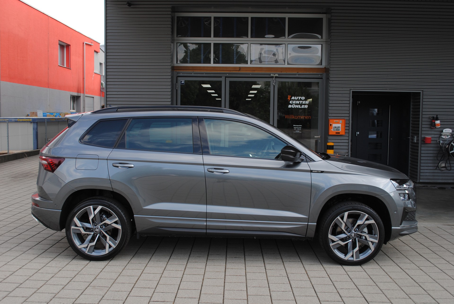 SKODA Karoq 2.0 TSI SportLine 4x4 DSG-image-8
