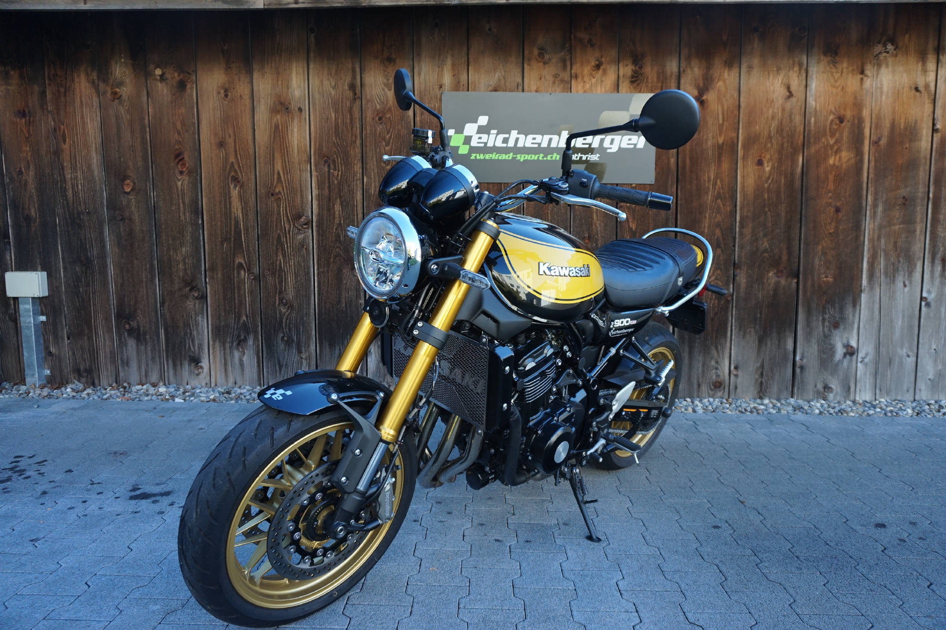 KAWASAKI Z 900 RS SE-image-1