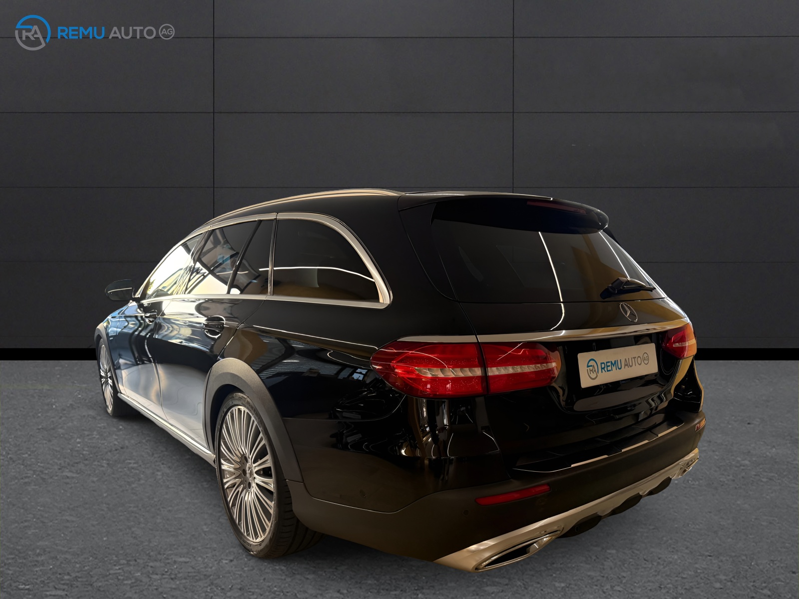 MERCEDES-BENZ E 220 d All-Terrain Avantgarde 4Matic 9G-Tronic-image-5