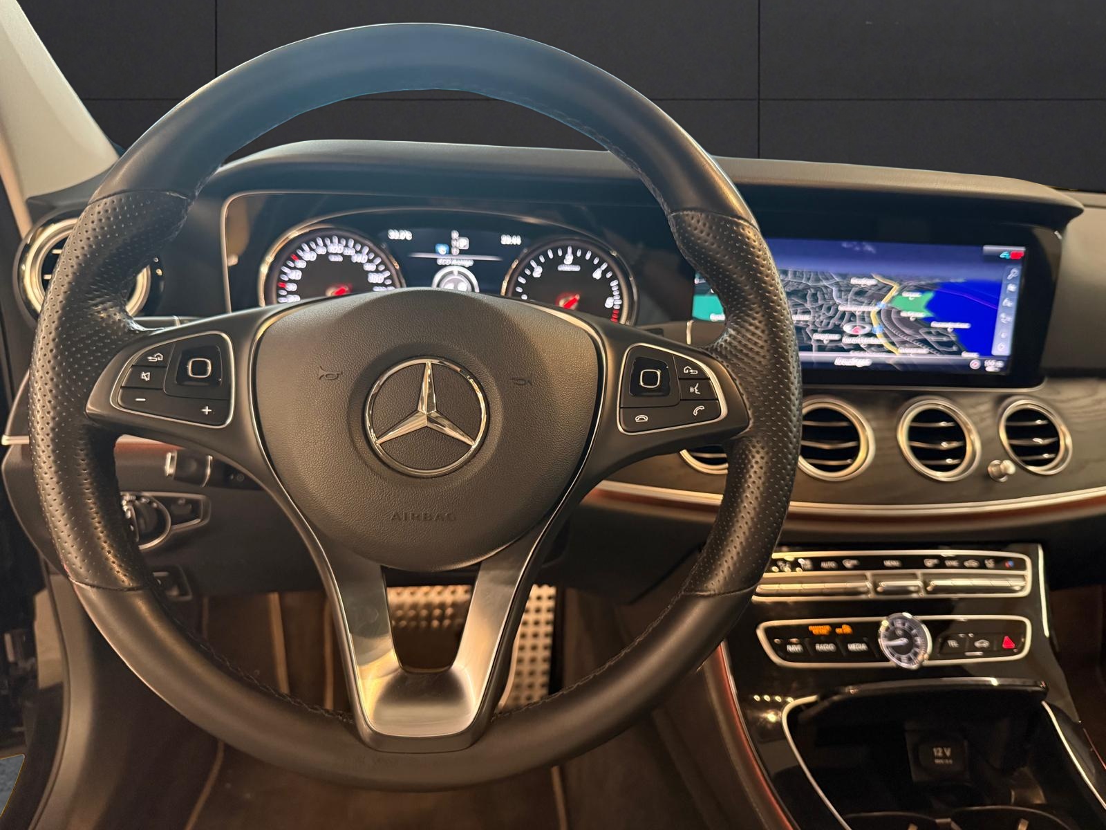 MERCEDES-BENZ E 220 d All-Terrain Avantgarde 4Matic 9G-Tronic-image-12