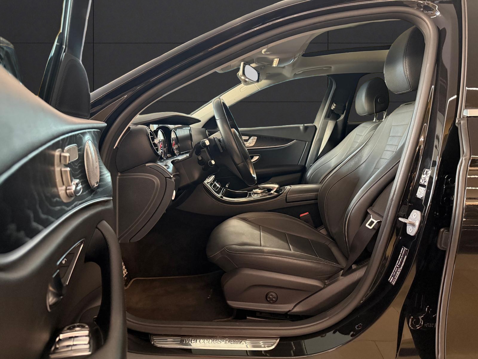 MERCEDES-BENZ E 220 d All-Terrain Avantgarde 4Matic 9G-Tronic-image-10
