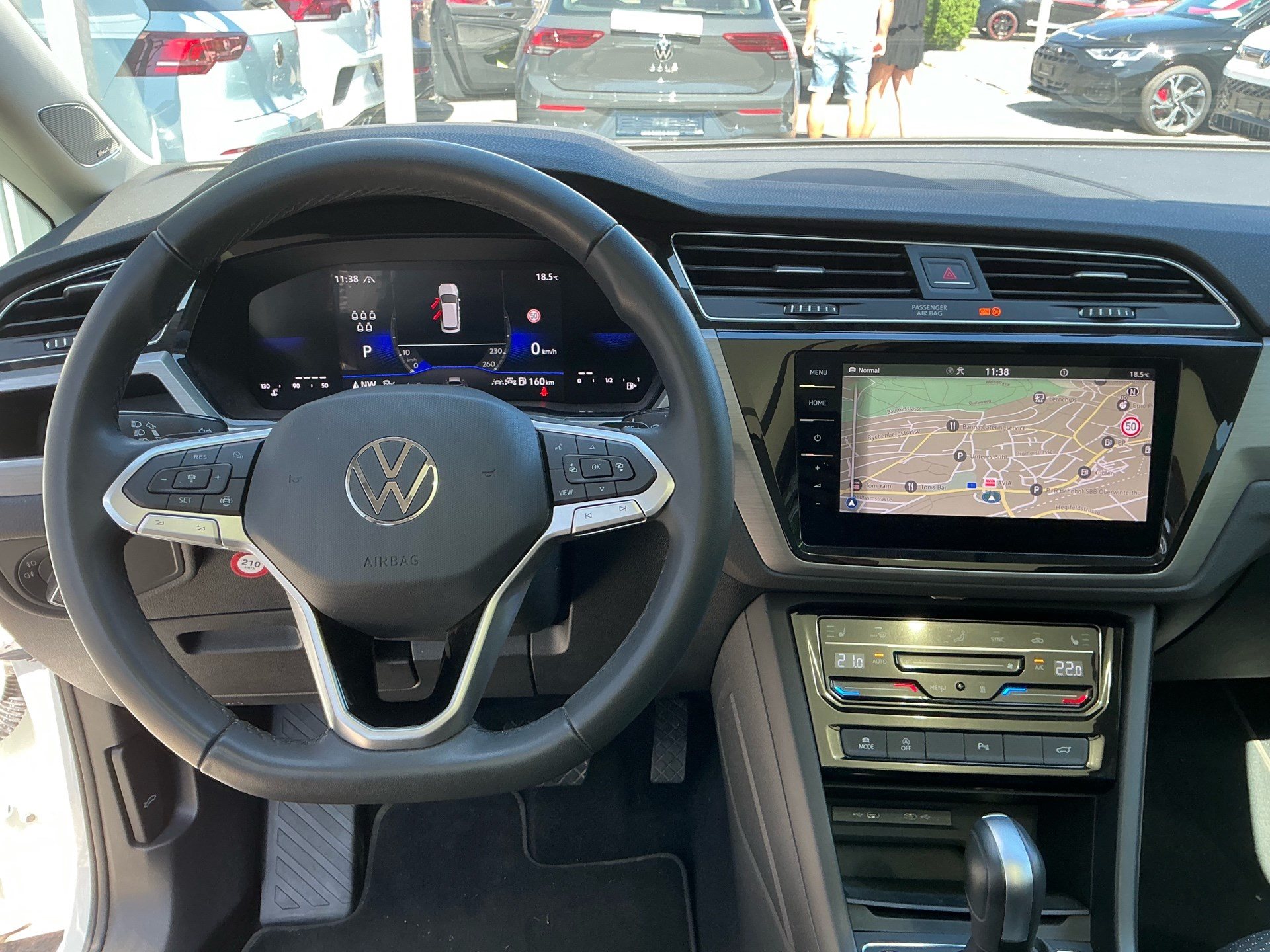 VW Touran 1.5 TSI Comfortline DSG *** PANORAMADACH & ANHÄNGERKUPPLUNG ***-image-9