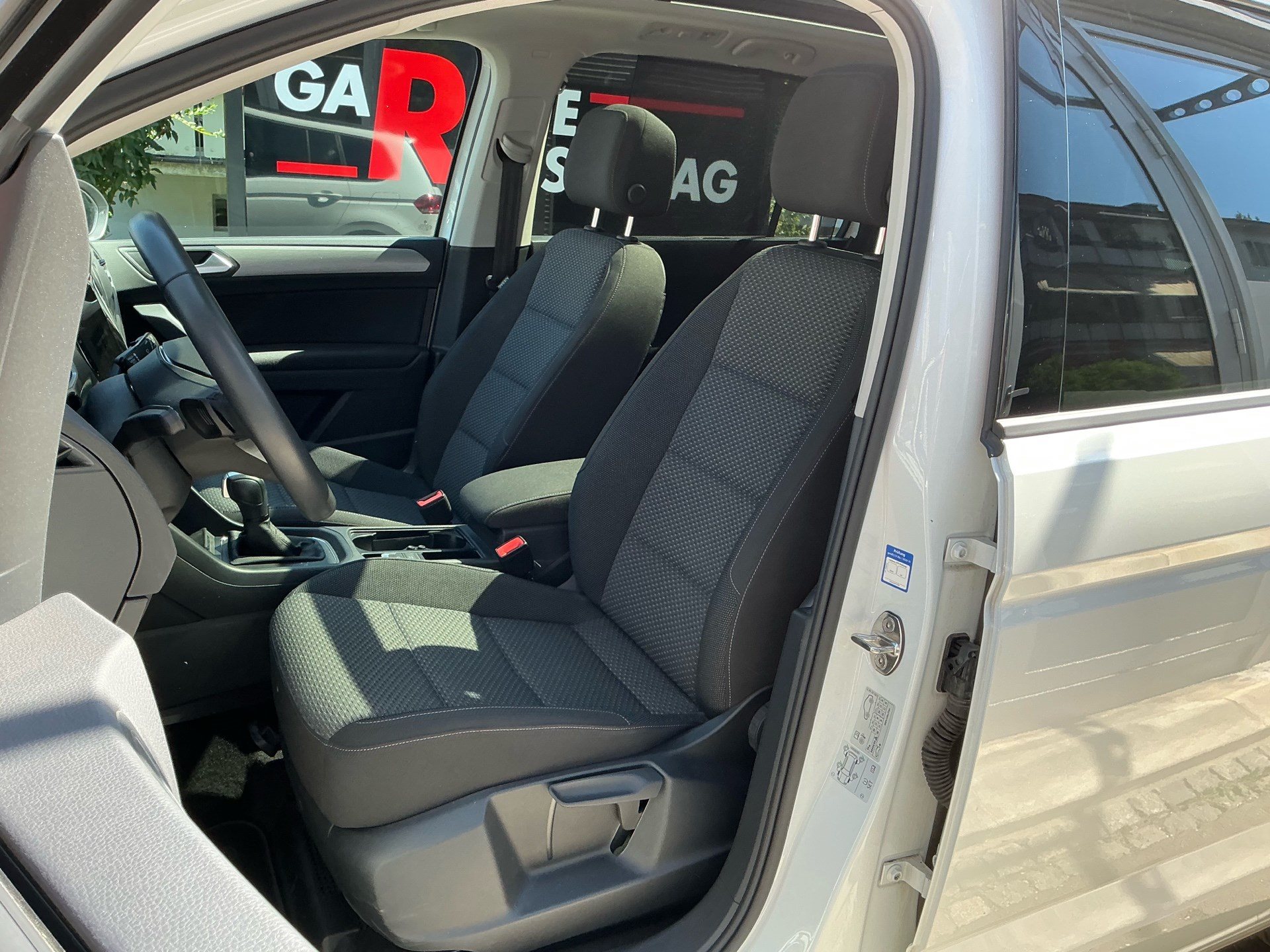 VW Touran 1.5 TSI Comfortline DSG *** PANORAMADACH & ANHÄNGERKUPPLUNG ***-image-7