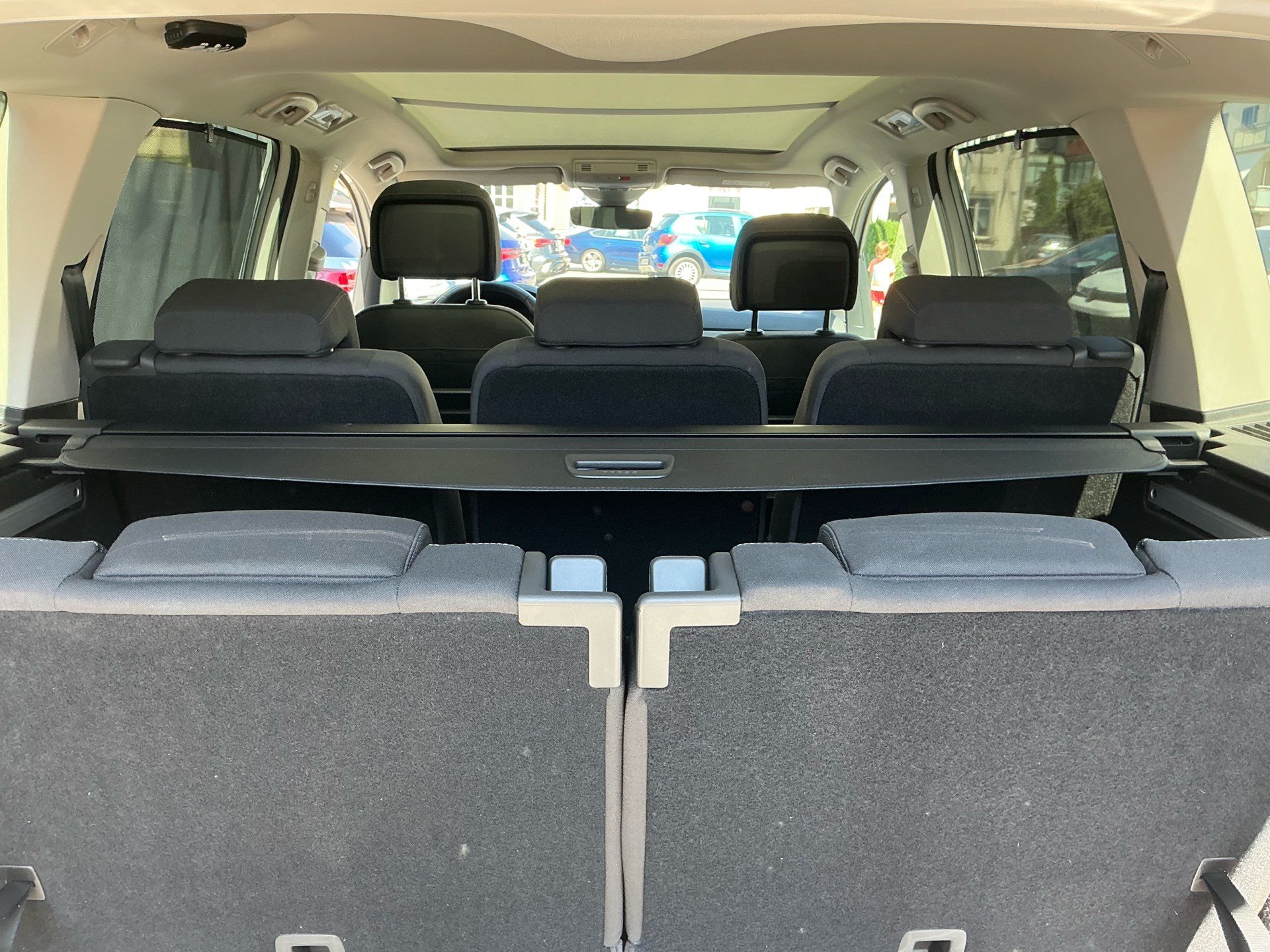 VW Touran 1.5 TSI Comfortline DSG *** PANORAMADACH & ANHÄNGERKUPPLUNG ***-image-28
