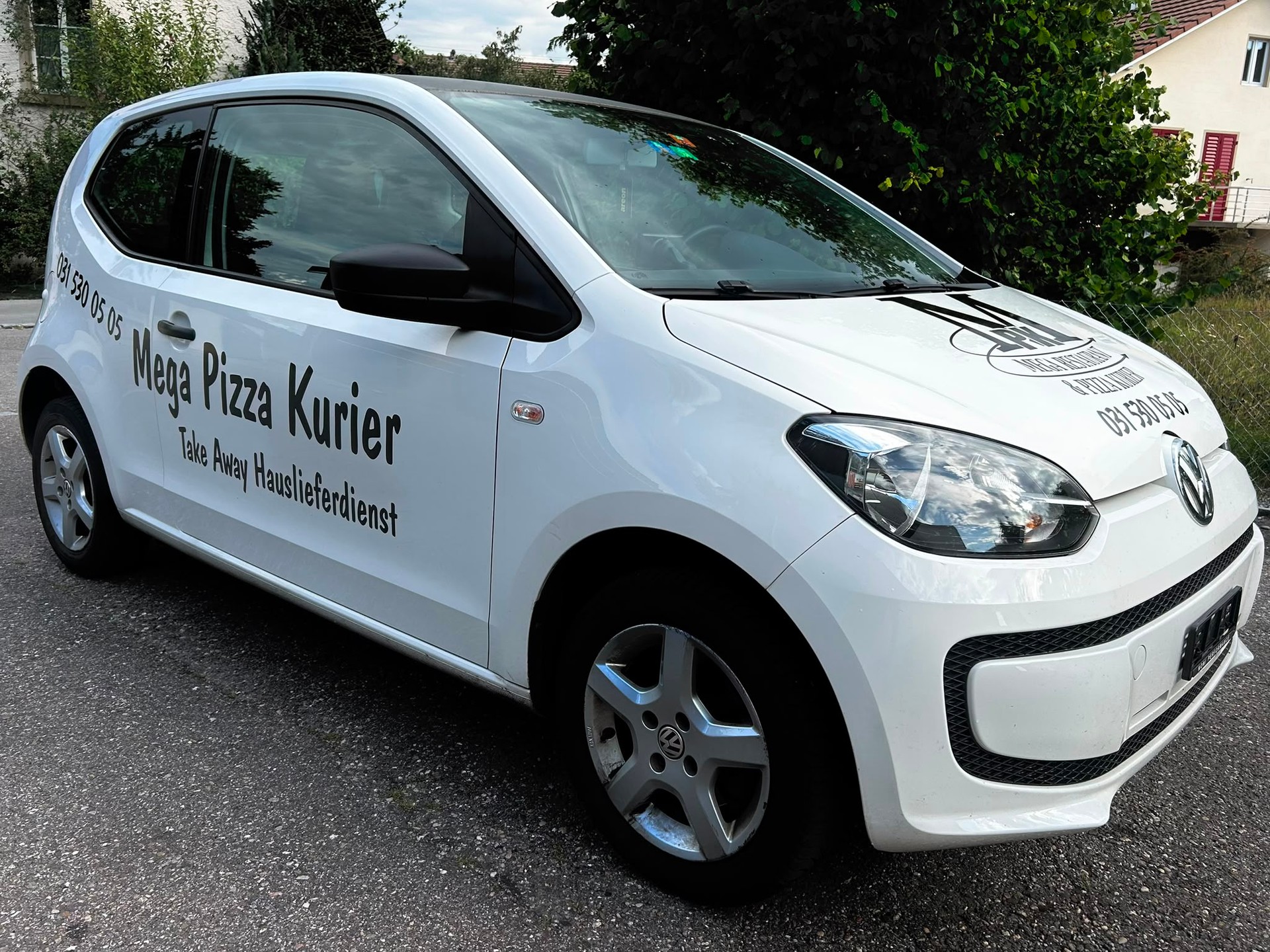 VW Up-showroom-element-1