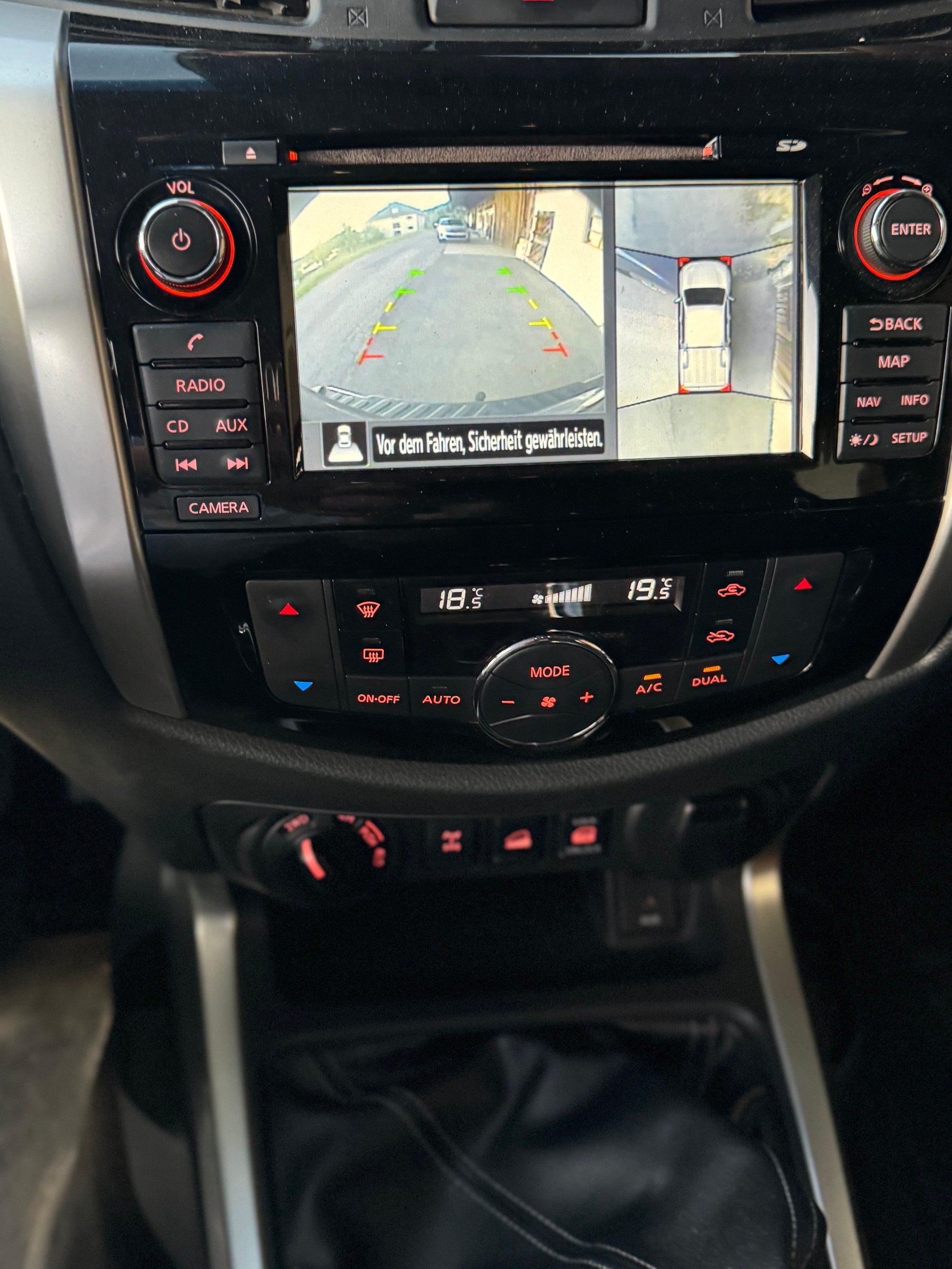 NISSAN Navara King Cab N-Connecta 2.3 dCi 4WD-image-20