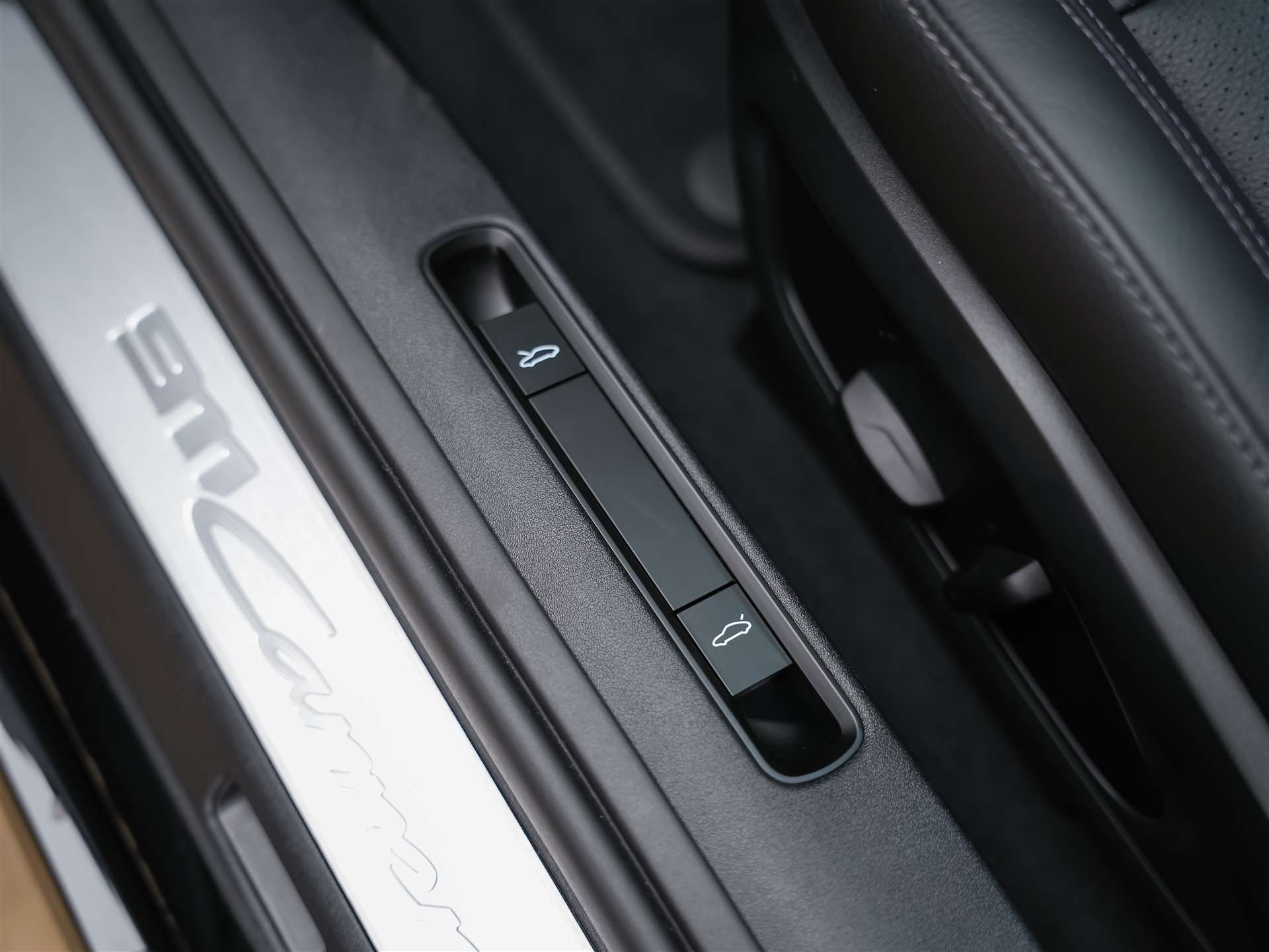 PORSCHE 911 Coupé 3.0 Carrera PDK *Bose Surround*Matrix LED*Lenkradheizung*-image-27