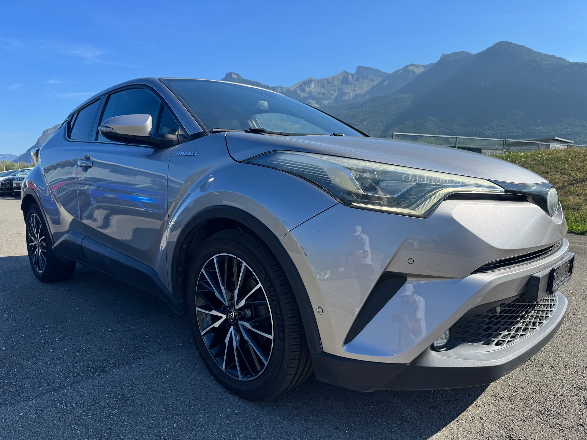TOYOTA C-HR 1.8 HSD Comfort CVT-showroom-element-3
