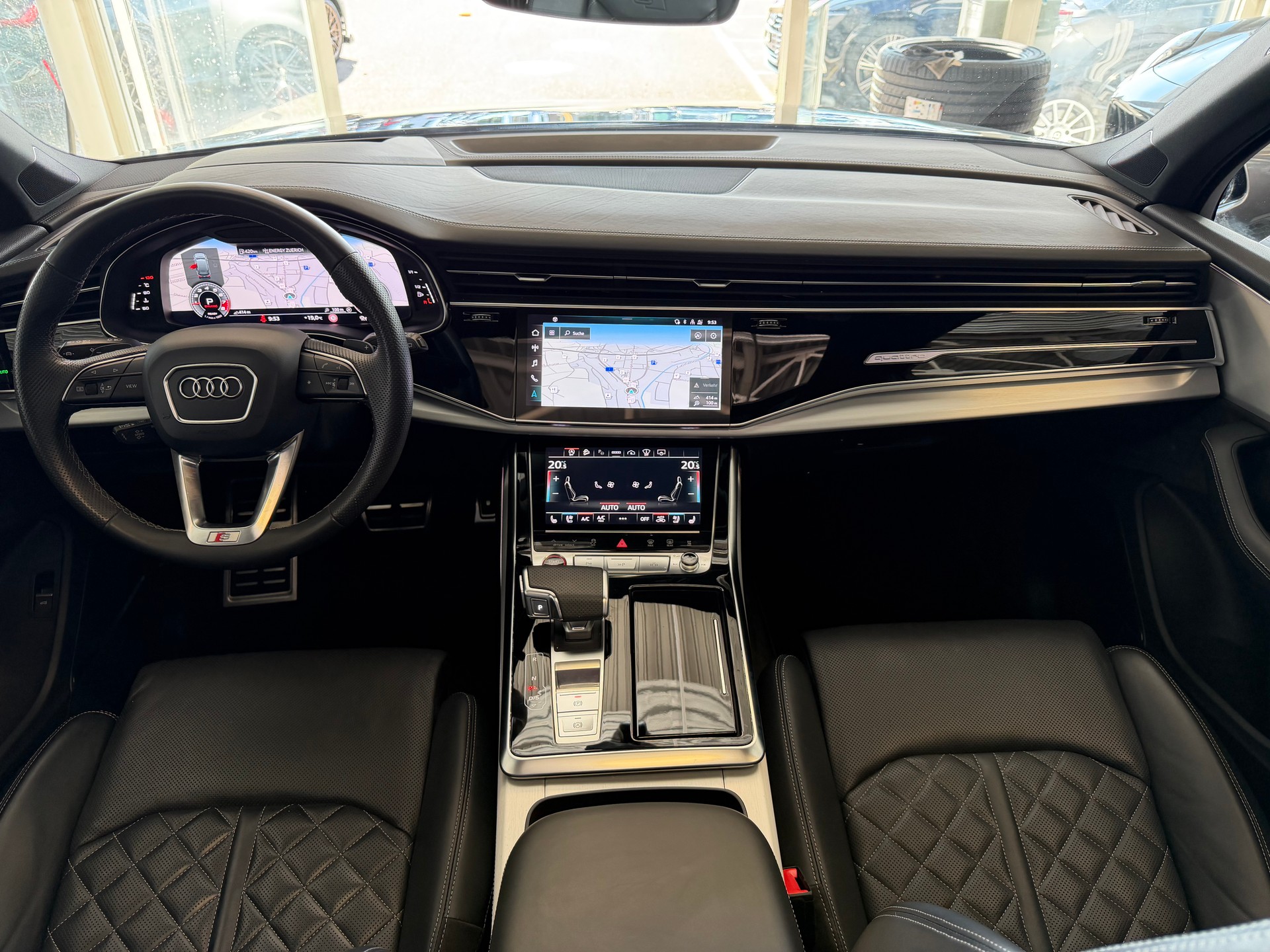 AUDI SQ7 TFSI quattro | CH | Audi Garantie 2027 | NP: 170K | 22" | Black Optik | Massage | Pano |  7Sitz |-image-26