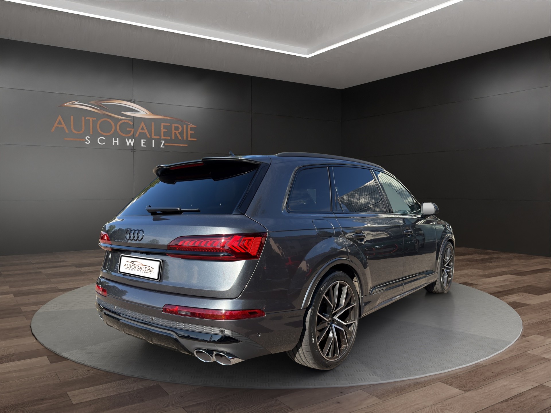 AUDI SQ7 TFSI quattro | CH | Audi Garantie 2027 | NP: 170K | 22" | Black Optik | Massage | Pano |  7Sitz |-image-4