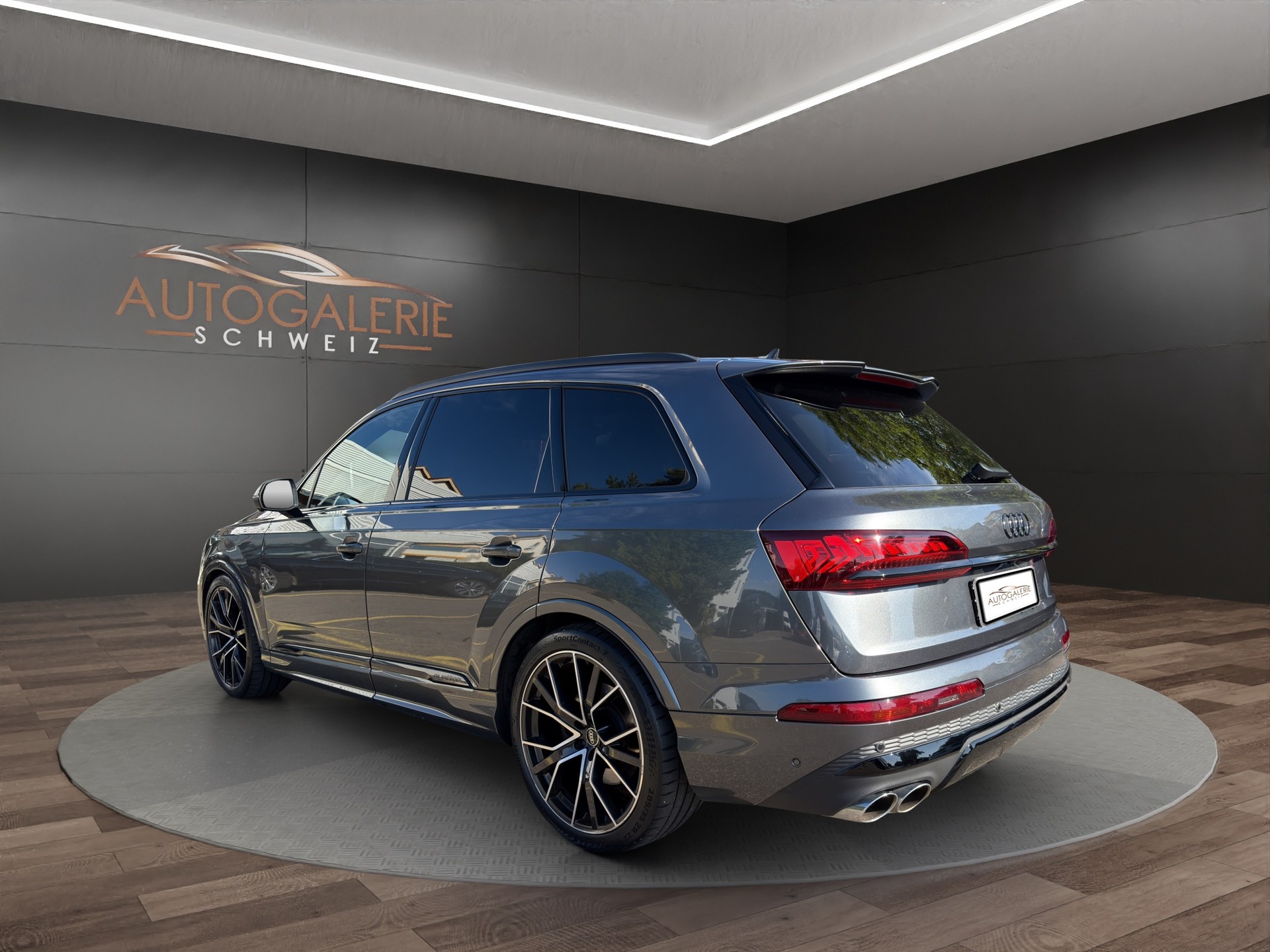 AUDI SQ7 TFSI quattro | CH | Audi Garantie 2027 | NP: 170K | 22" | Black Optik | Massage | Pano |  7Sitz |-showroom-element-2