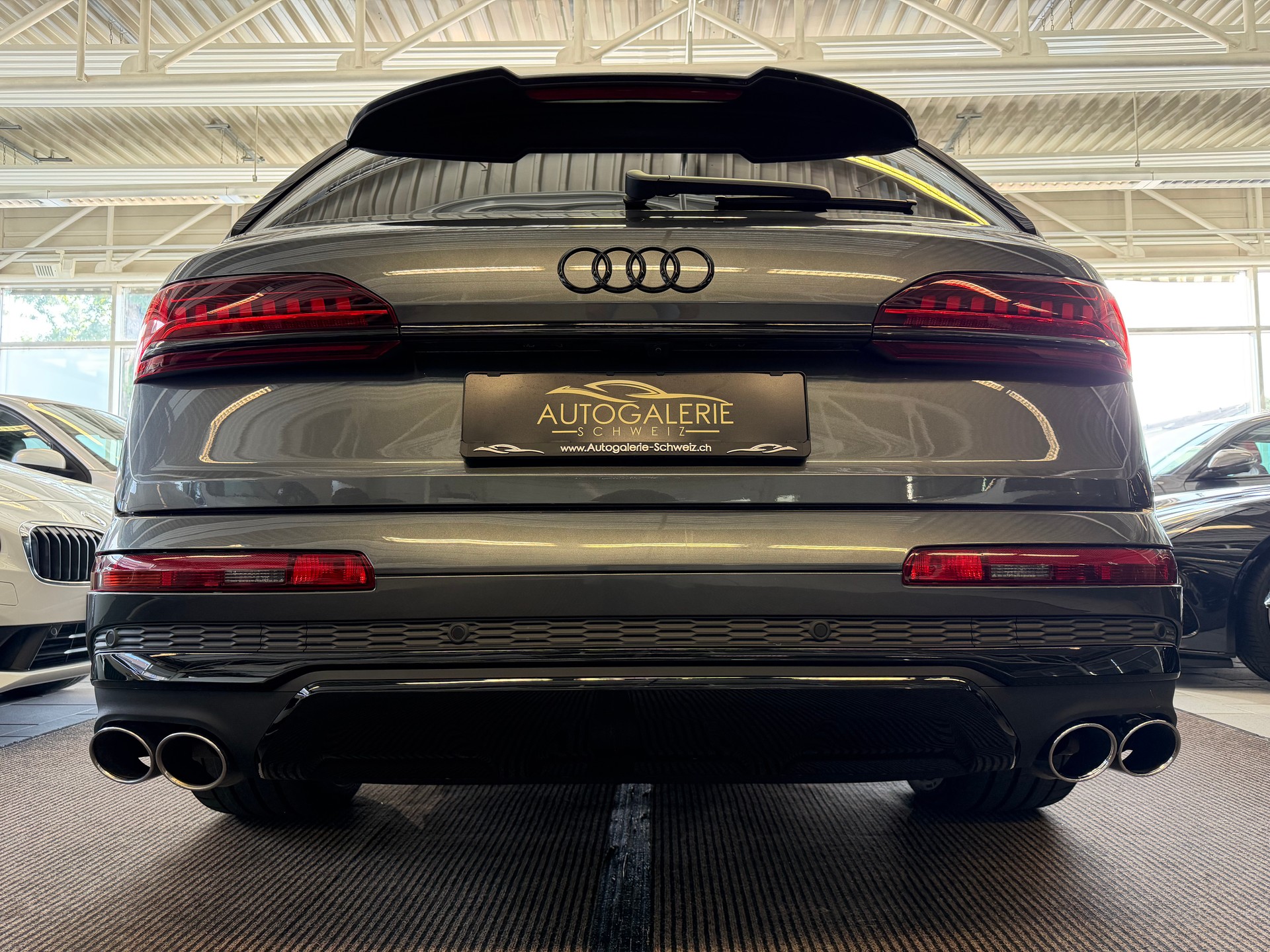 AUDI SQ7 TFSI quattro | CH | Audi Garantie 2027 | NP: 170K | 22" | Black Optik | Massage | Pano |  7Sitz |-image-29
