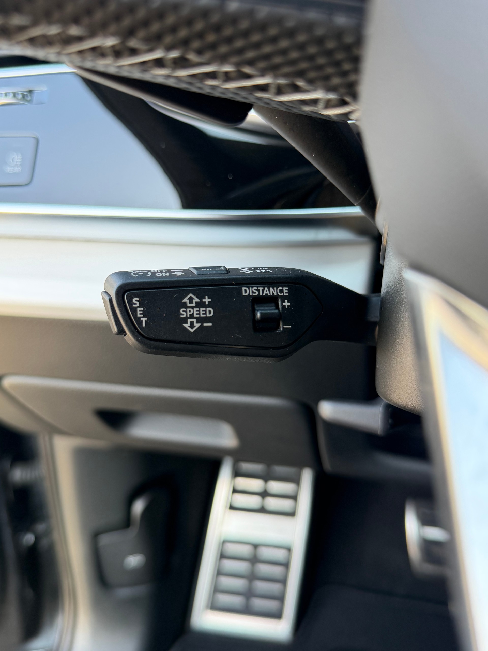 AUDI SQ7 TFSI quattro | CH | Audi Garantie 2027 | NP: 170K | 22" | Black Optik | Massage | Pano |  7Sitz |-image-14