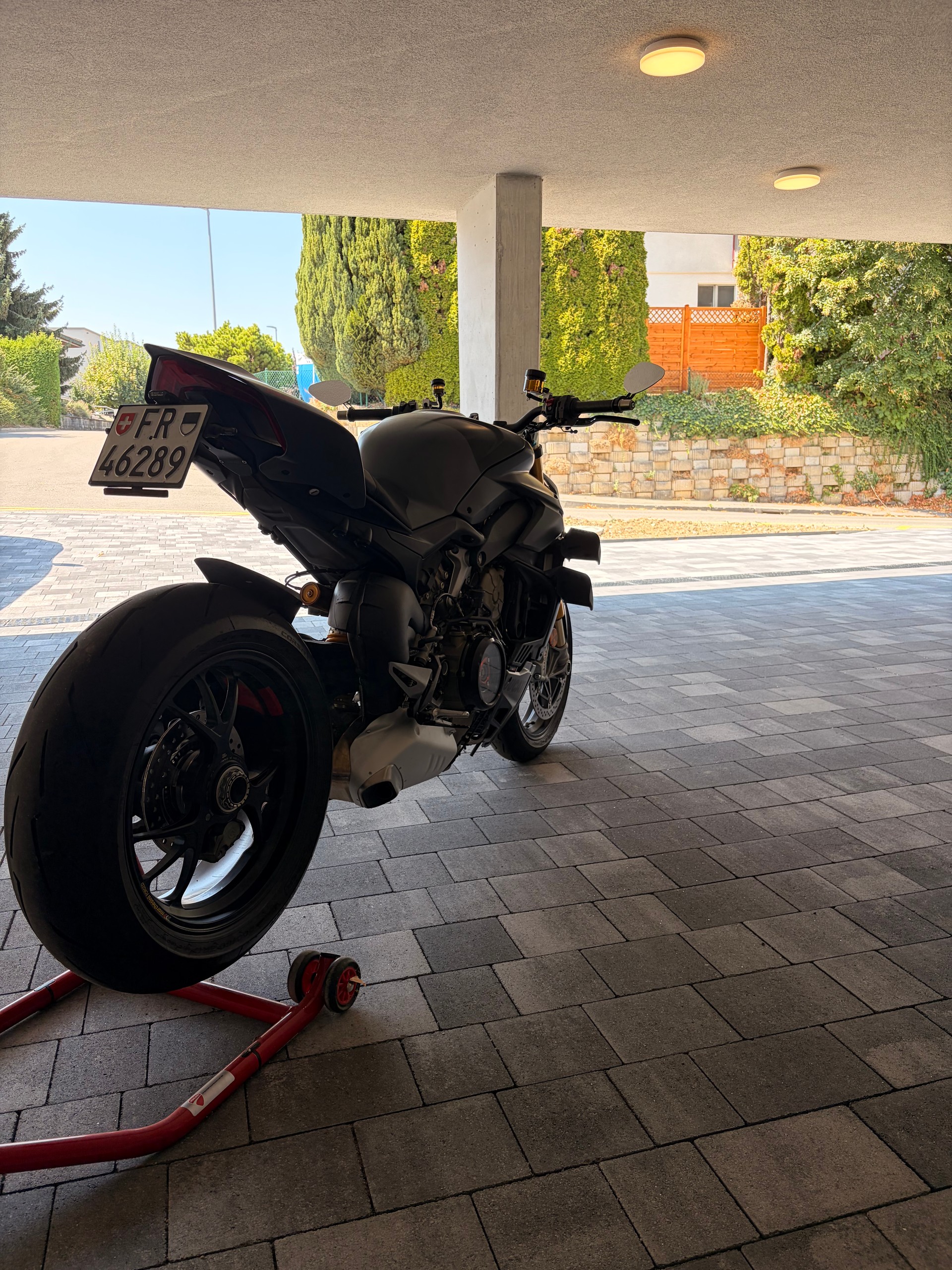 DUCATI Streetfighter V4 S-image-2