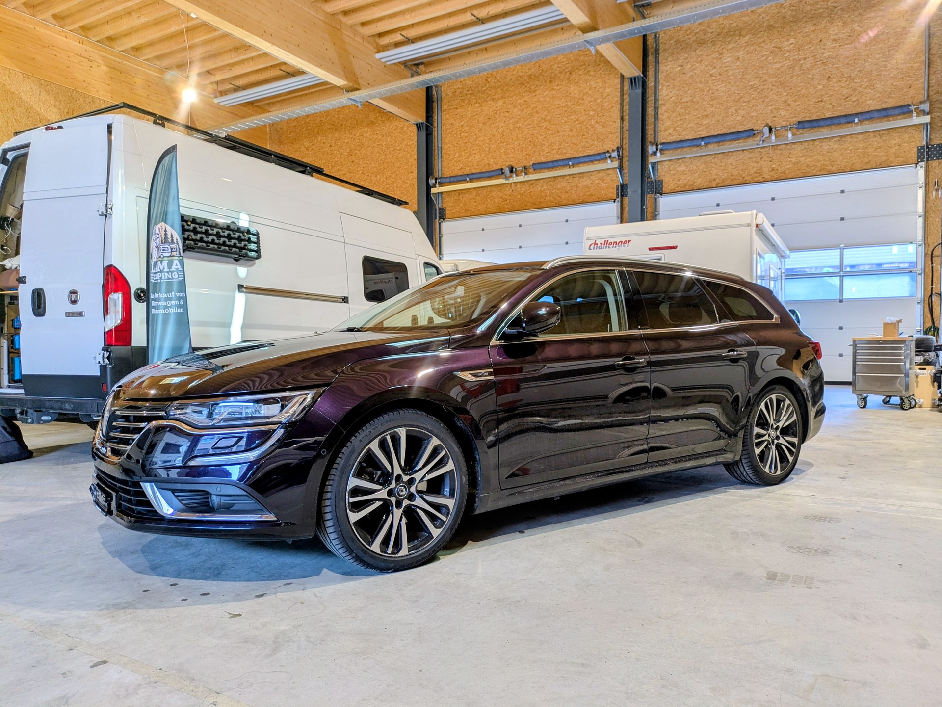 RENAULT Talisman Grandtour 1.6 TCe Initiale EDC-showroom-element-1