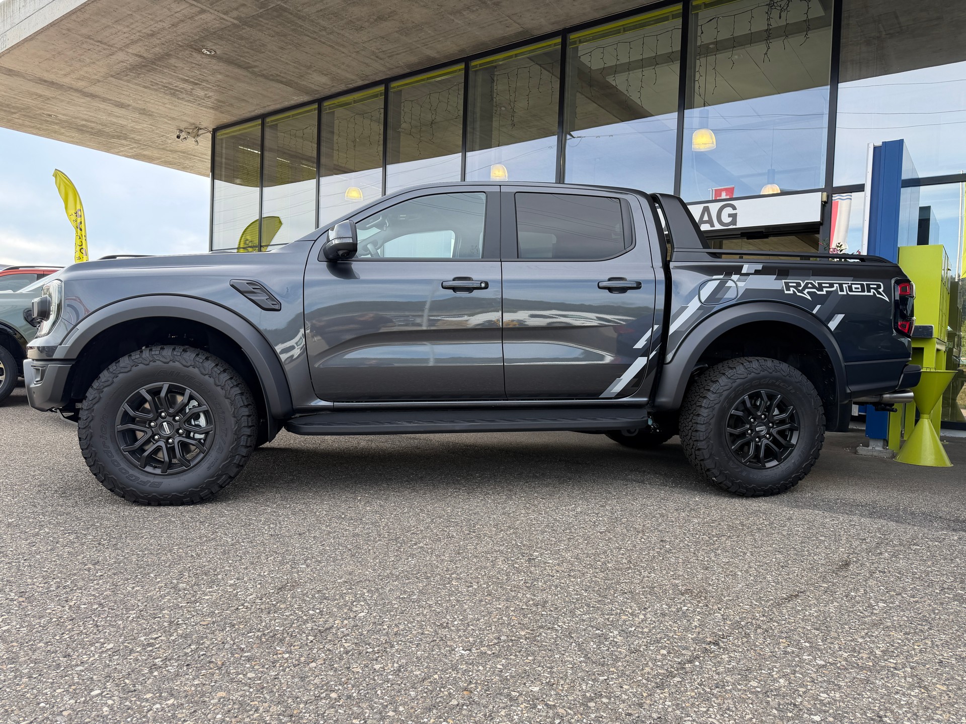 FORD Ranger Raptor 3.0 Eco Boost 4x4 A-showroom-element-3