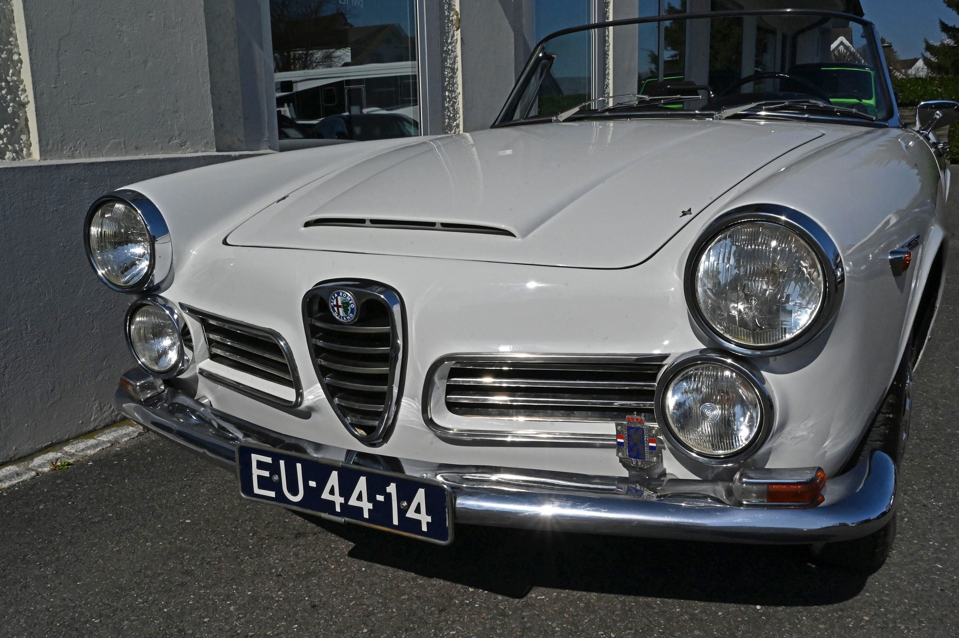 ALFA ROMEO 2600 Touring Spider-showroom-element-2