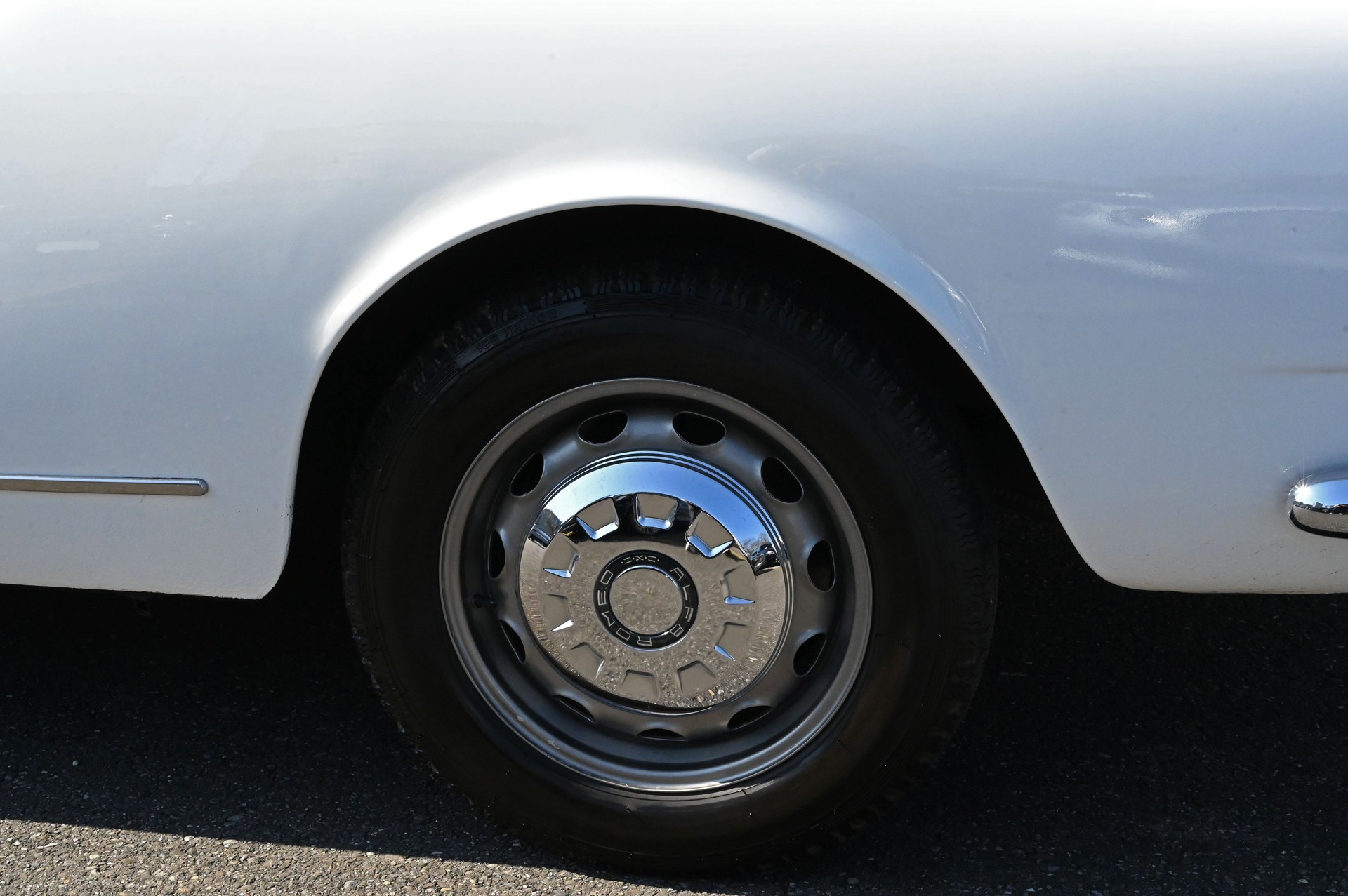 ALFA ROMEO 2600 Touring Spider-image-5