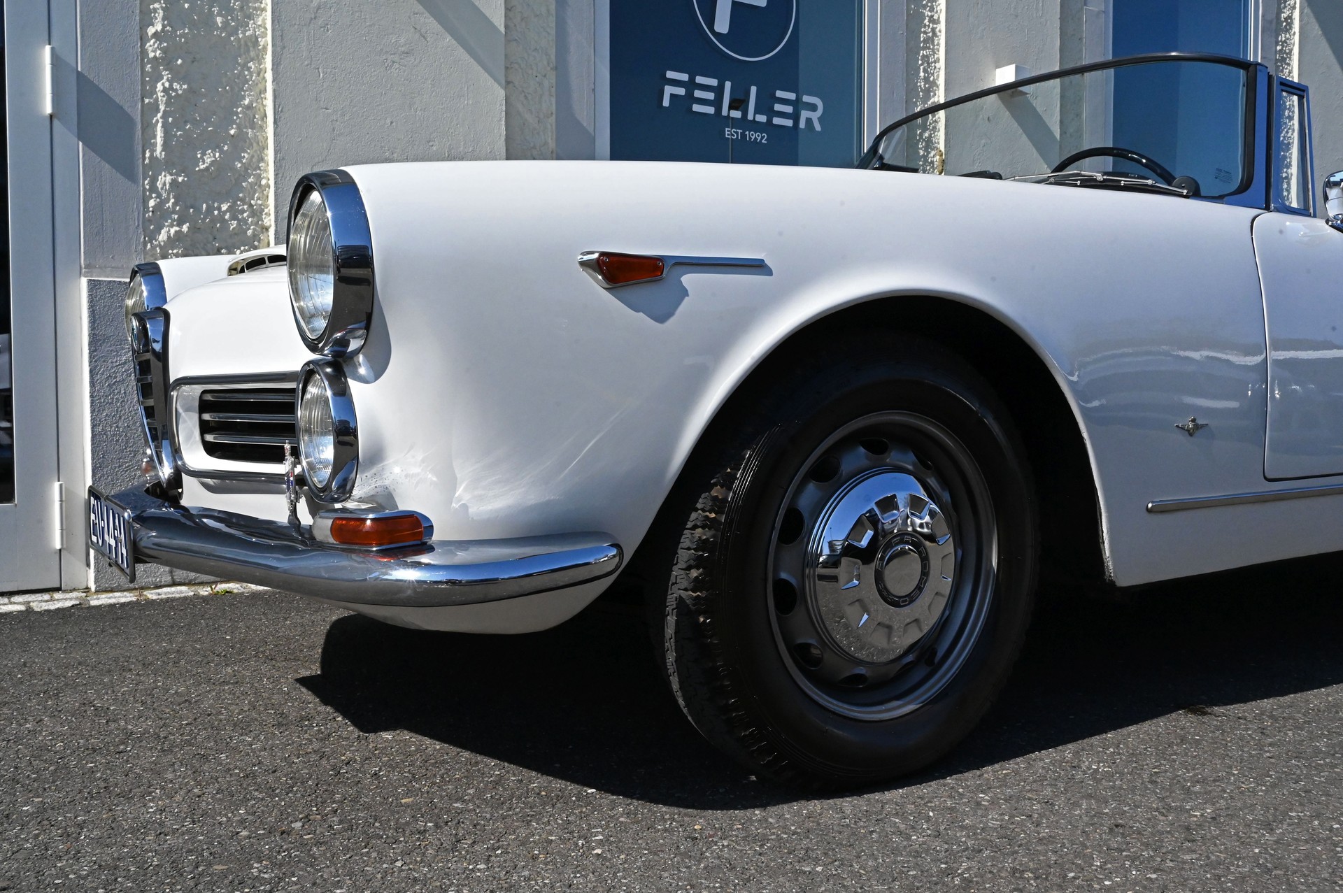 ALFA ROMEO 2600 Touring Spider-showroom-element-3