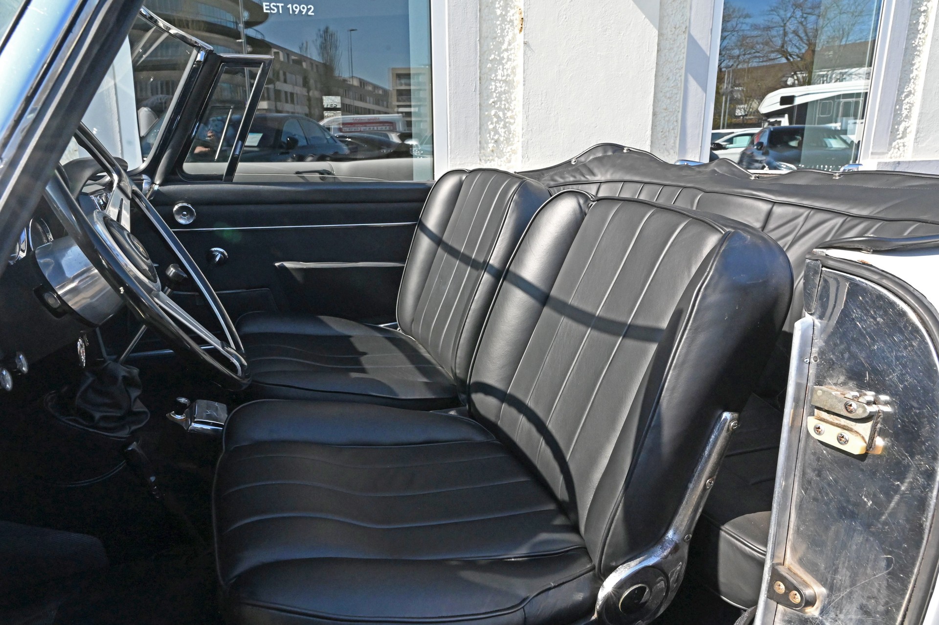 ALFA ROMEO 2600 Touring Spider-image-11