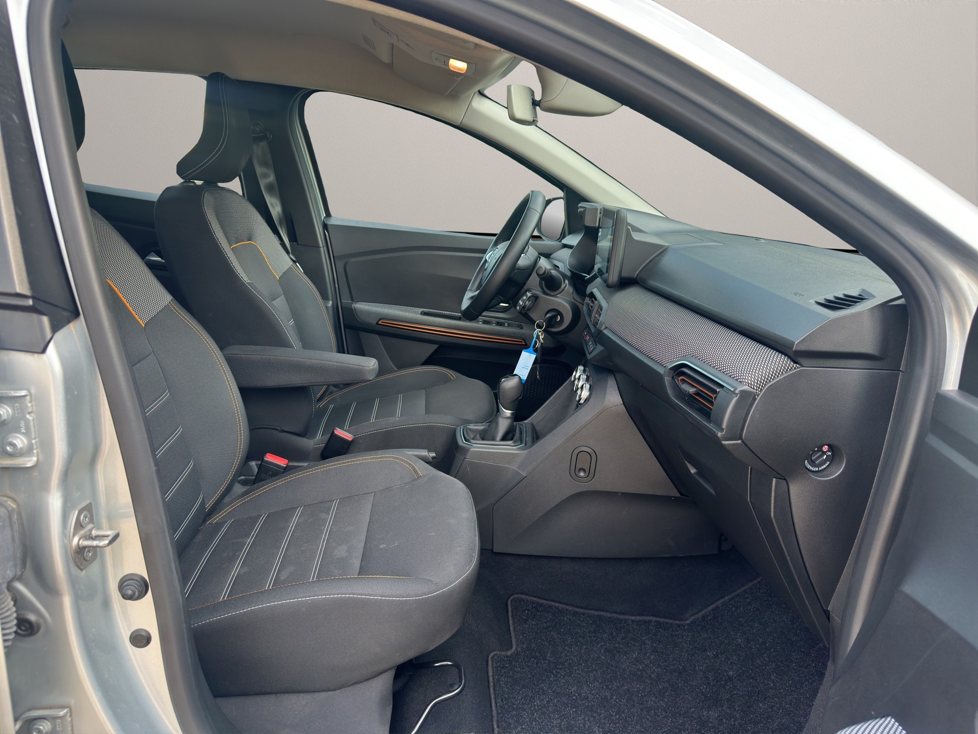 DACIA Sandero Stepway TCe 90 Comfort CVT-image-8