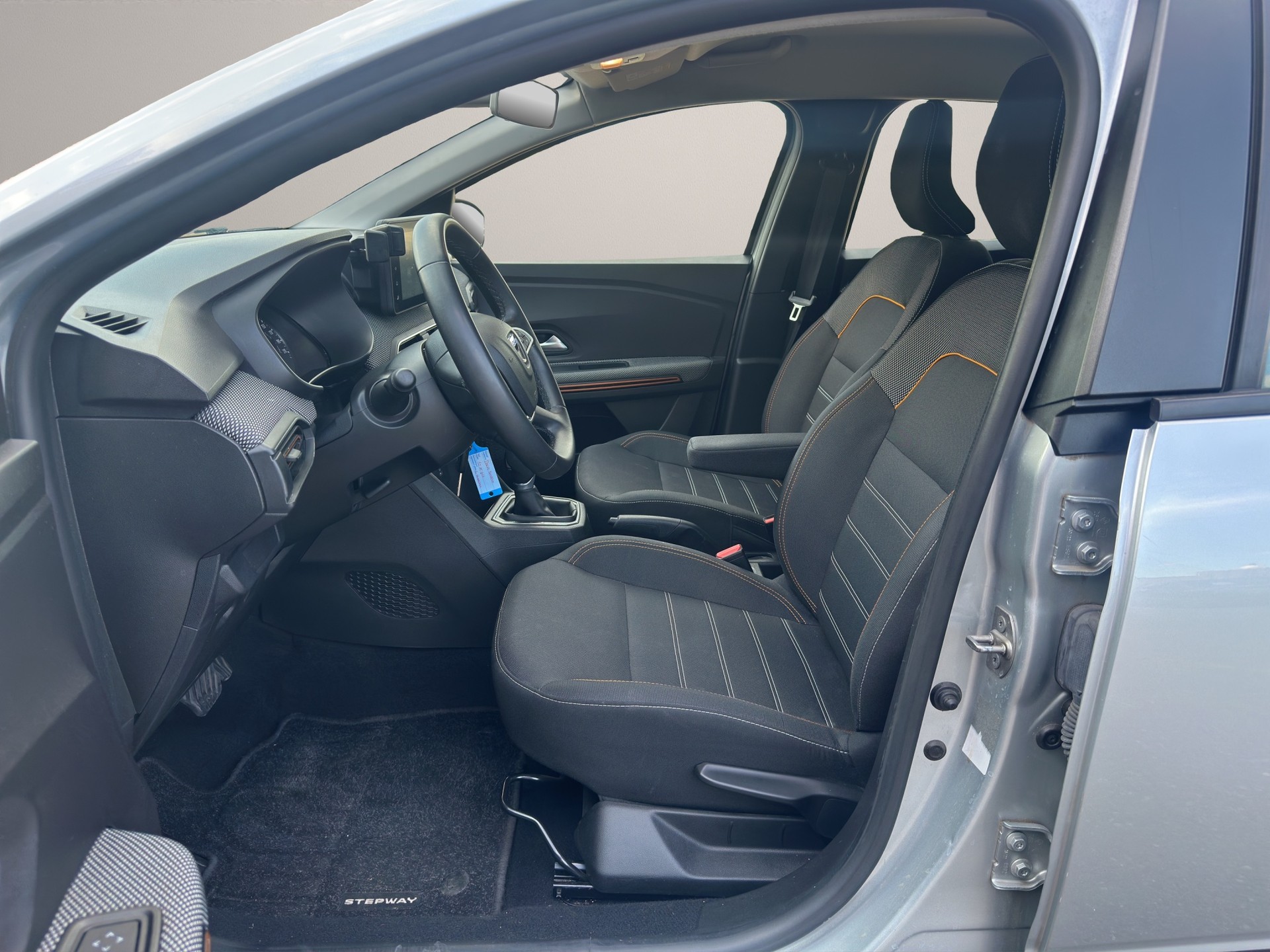 DACIA Sandero Stepway TCe 90 Comfort CVT-image-7