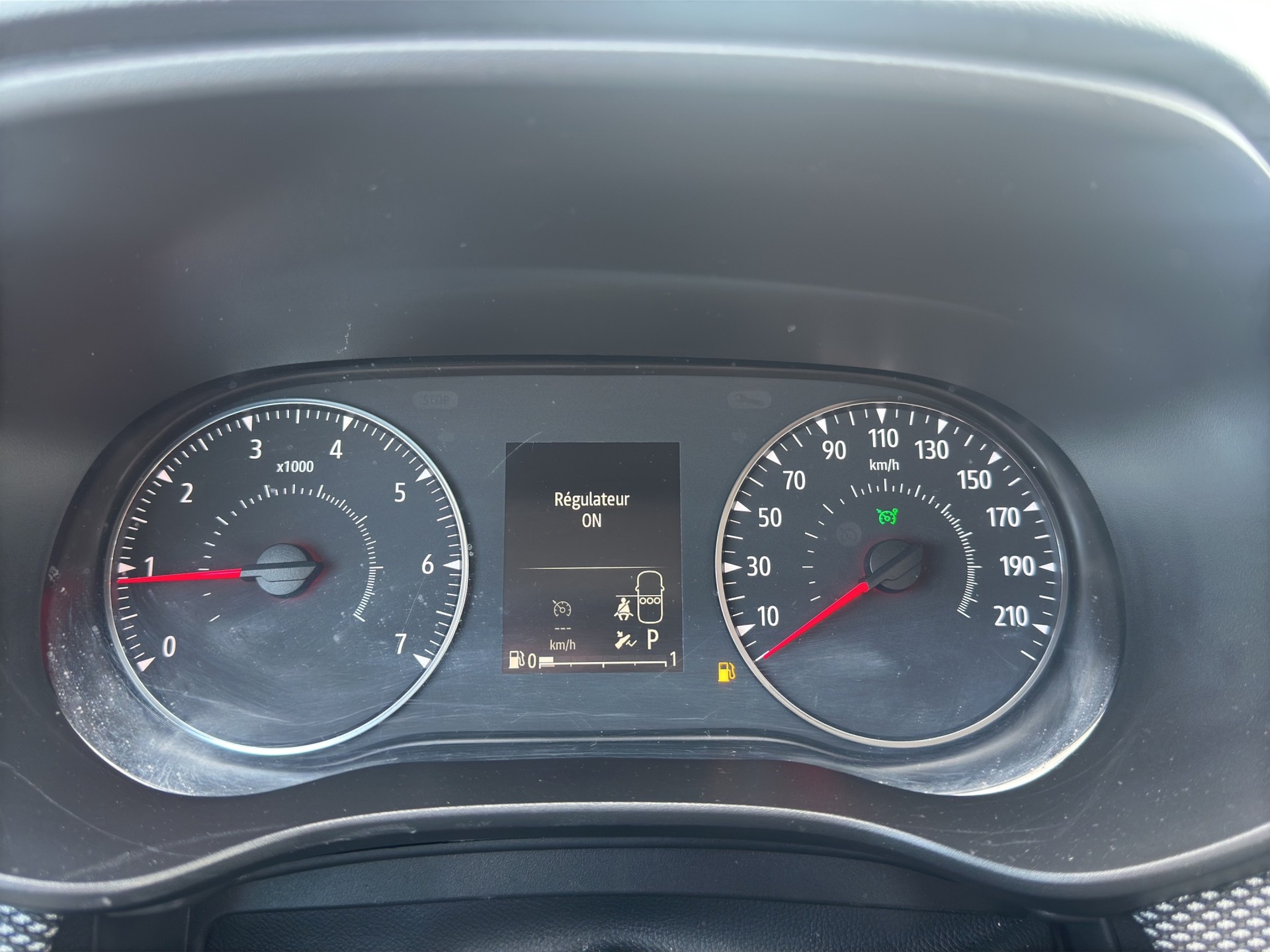 DACIA Sandero Stepway TCe 90 Comfort CVT-image-12