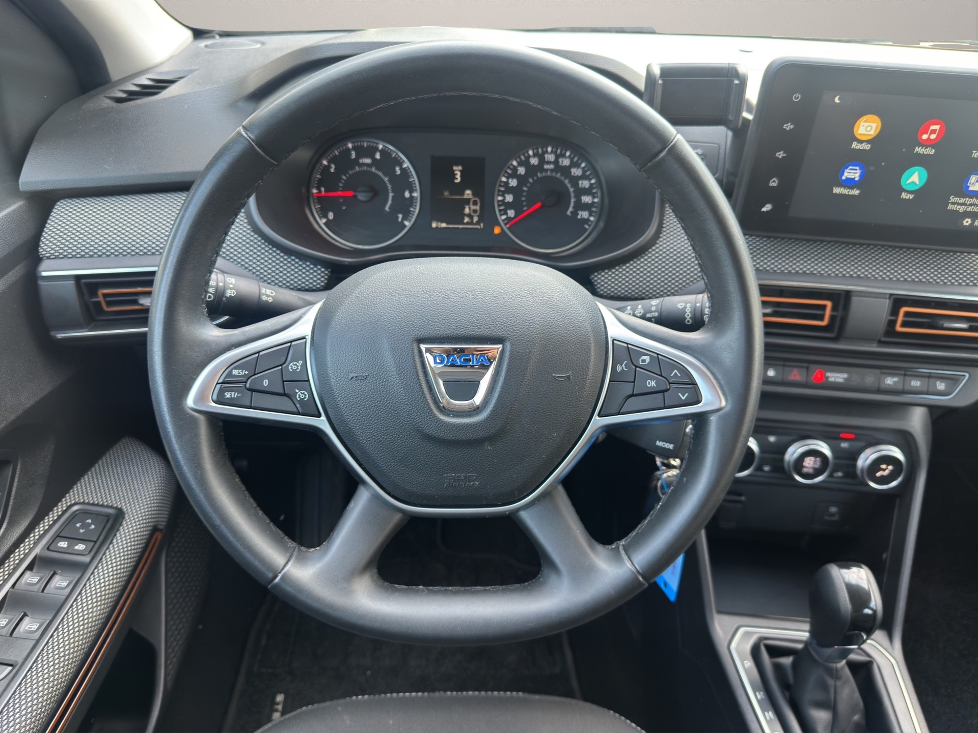 DACIA Sandero Stepway TCe 90 Comfort CVT-image-11