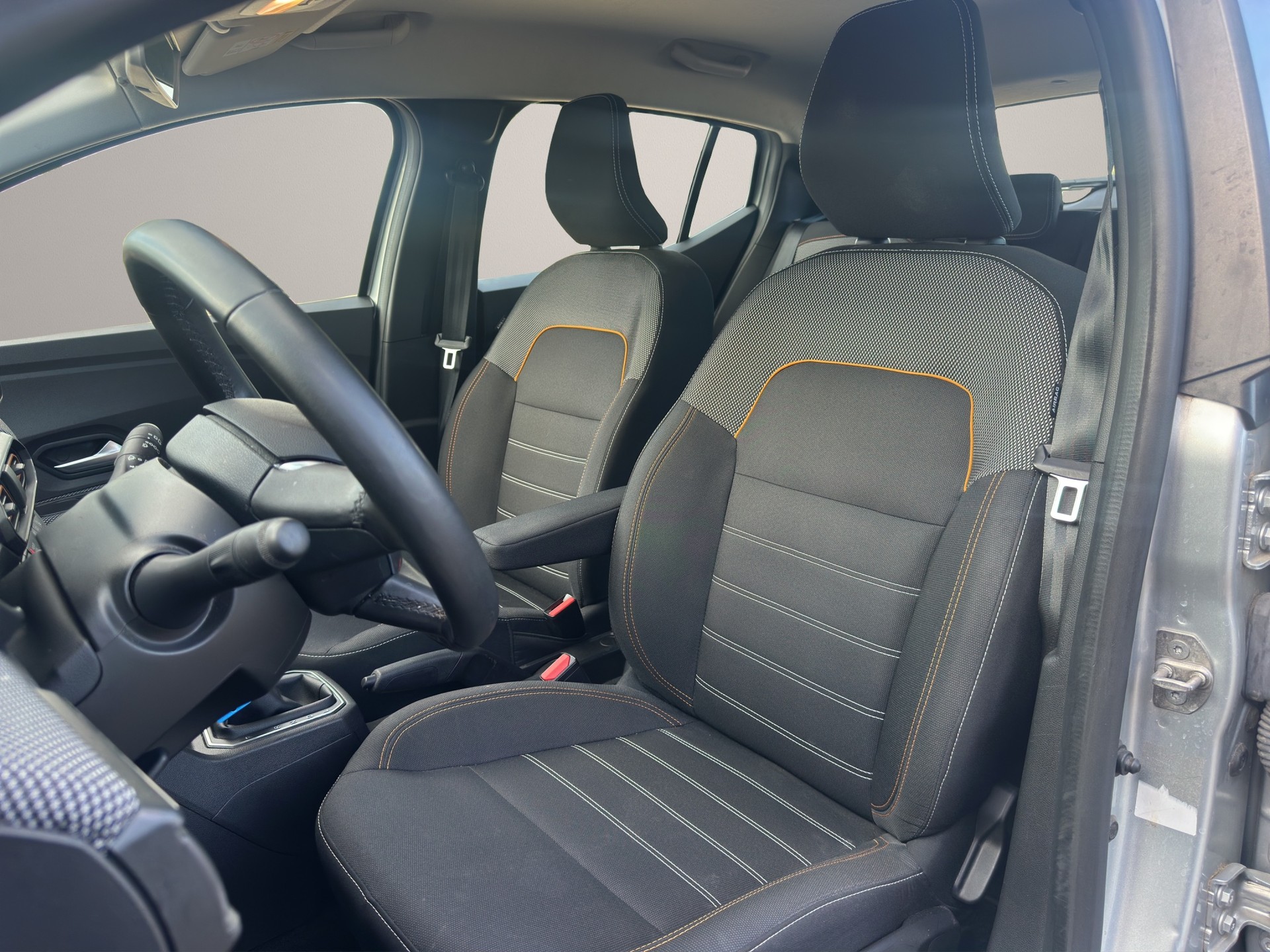 DACIA Sandero Stepway TCe 90 Comfort CVT-image-6