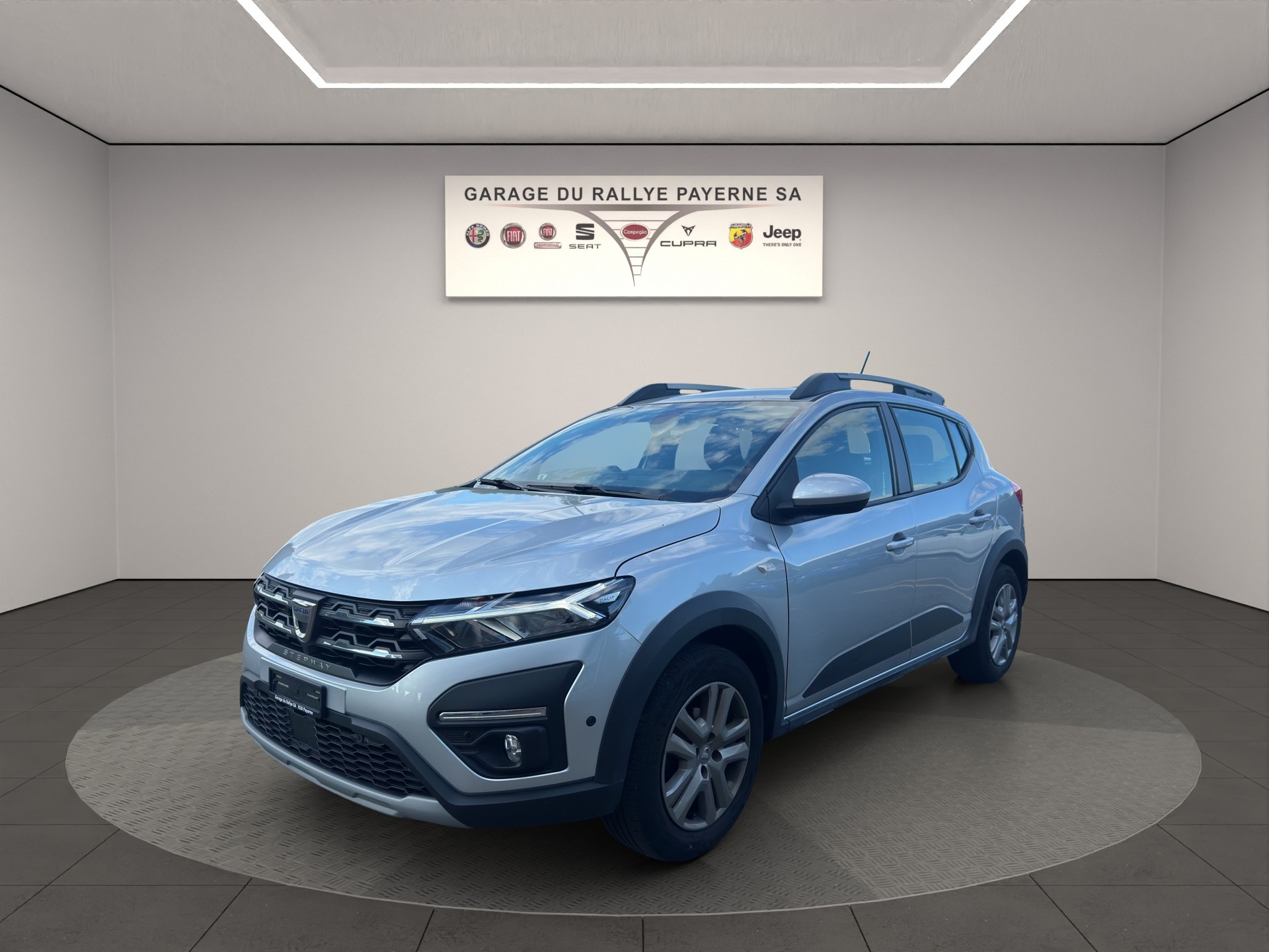 DACIA Sandero Stepway TCe 90 Comfort CVT-showroom-element-1