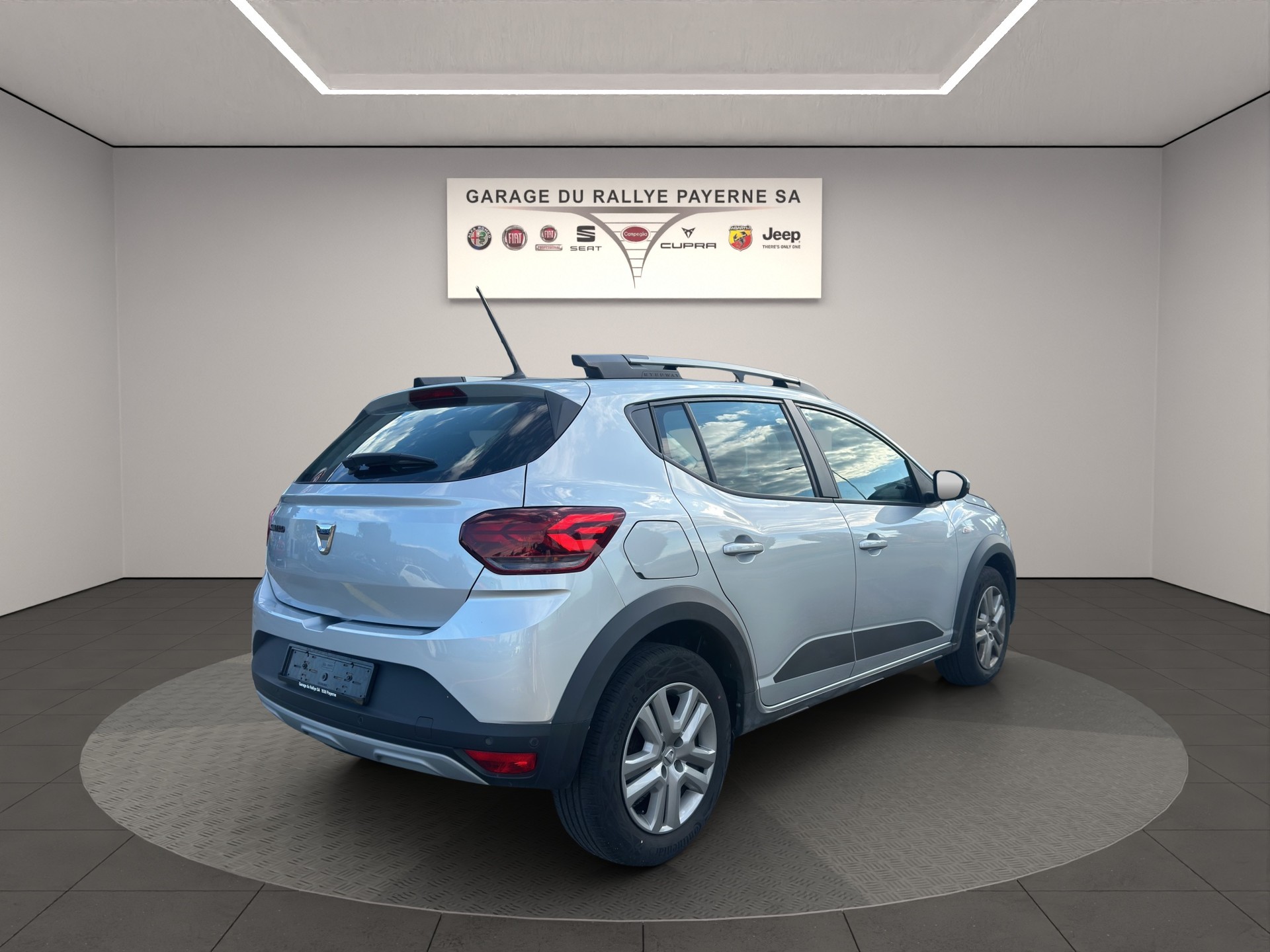 DACIA Sandero Stepway TCe 90 Comfort CVT-image-4