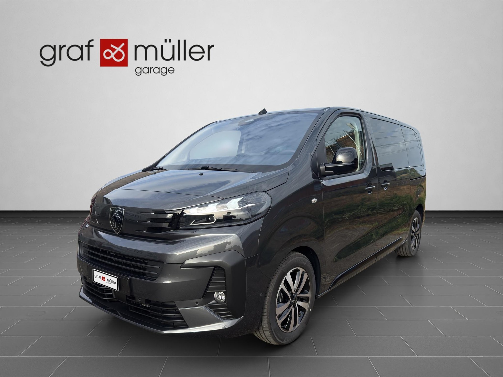 PEUGEOT Traveller Standard 2.2 BlueHDi 180 Family Edition S/S