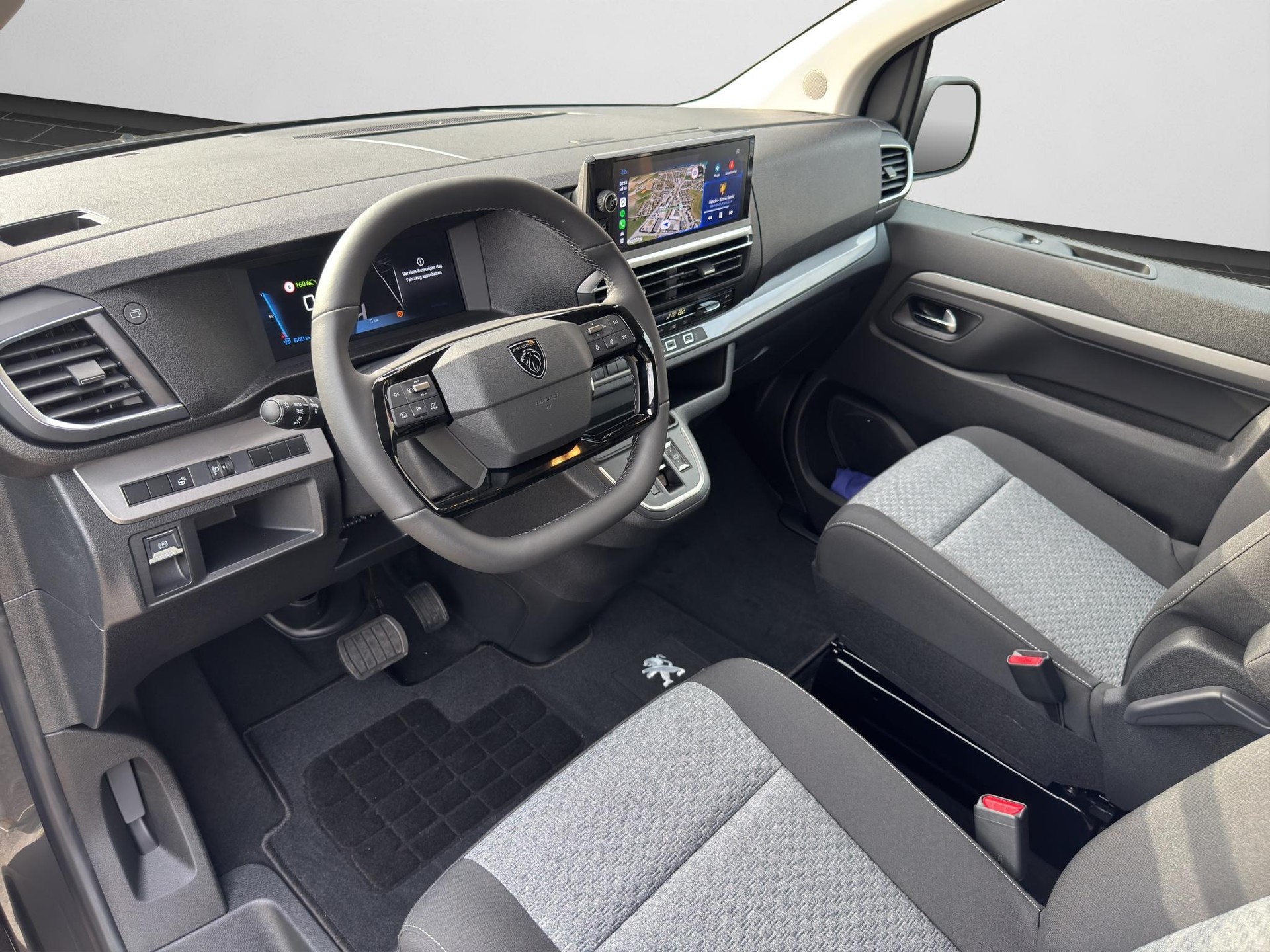 PEUGEOT Traveller Standard 2.2 BlueHDi 180 Family Edition S/S-image-9