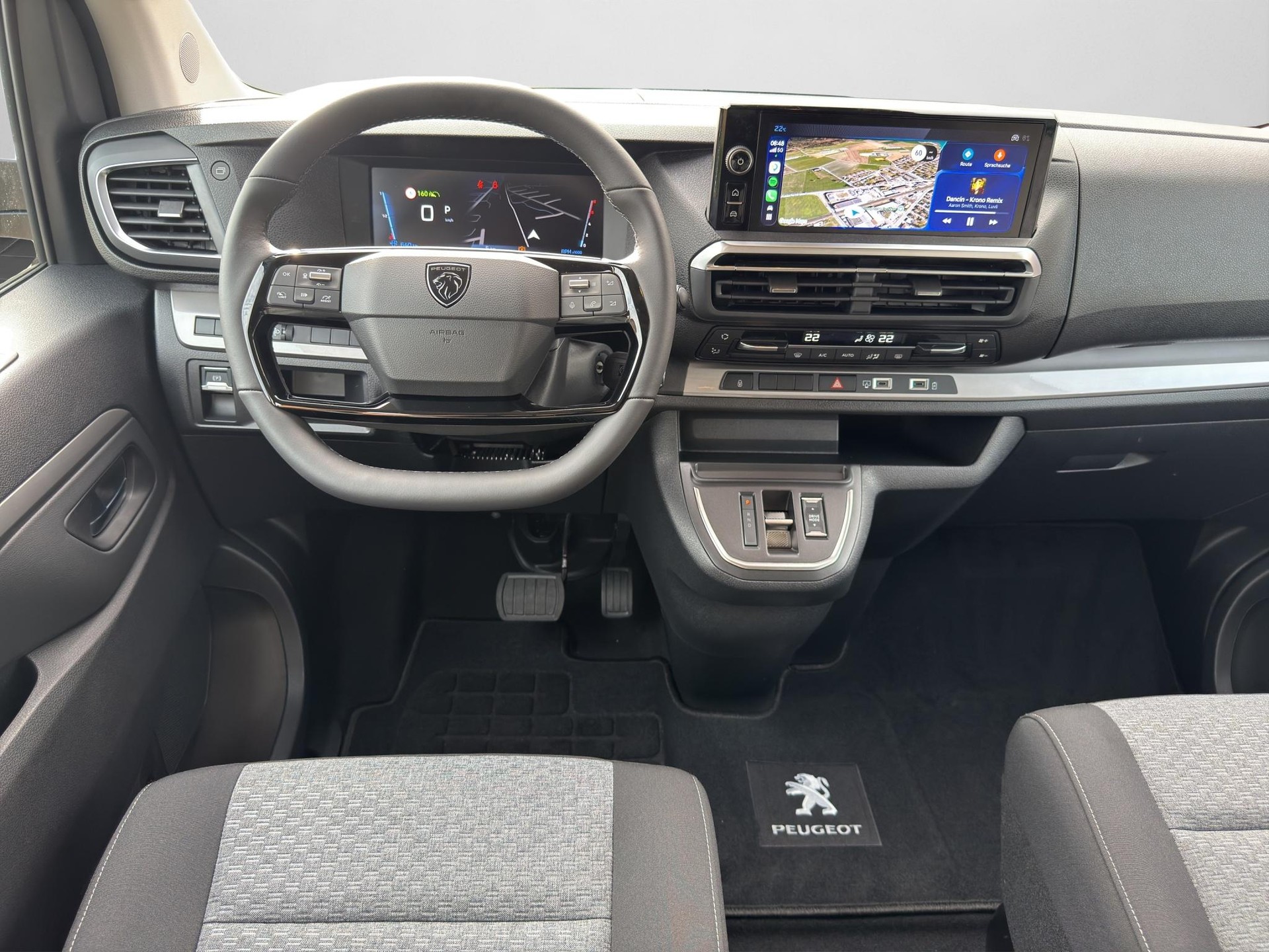 PEUGEOT Traveller Standard 2.2 BlueHDi 180 Family Edition S/S-showroom-element-3