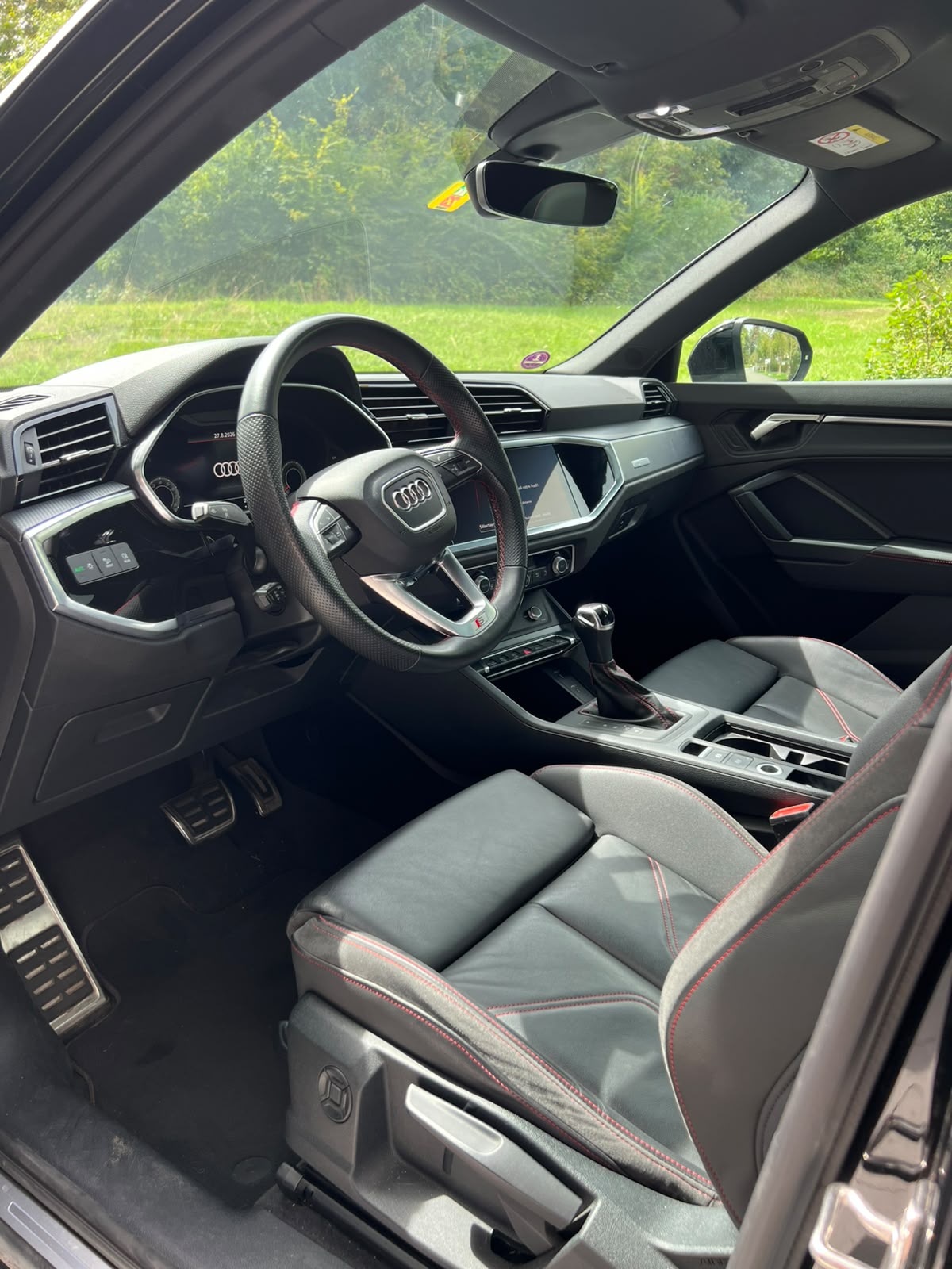 AUDI 1.5 35 TFSI S line Attraction S-Tronic-image-2