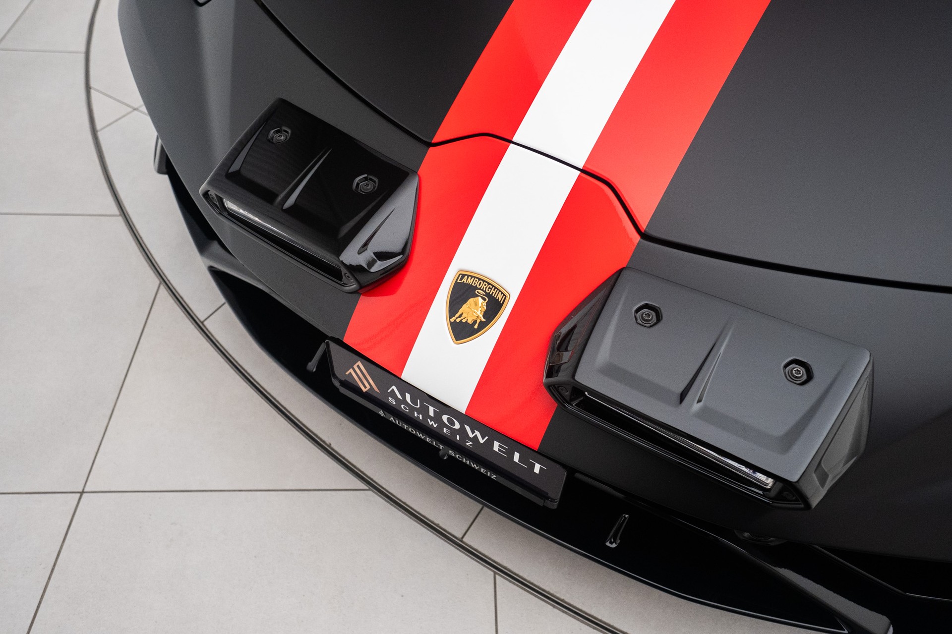 LAMBORGHINI Huracan Sterrato / 1 of 1499-image-12