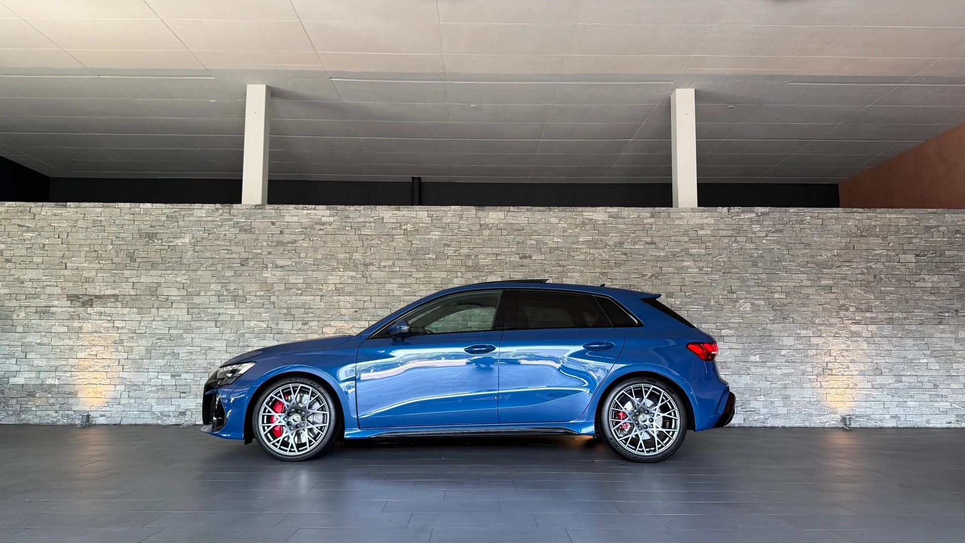 AUDI RS3 Sportback 2.5 TSI quattro S-tronic "Ascariblaumetallic"